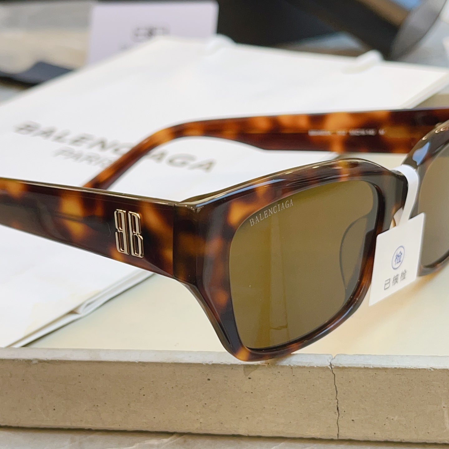 Balenciaga BB0480SK Fashion Black Lens Sunglasses for Men & Women - 487512 - detail image 8