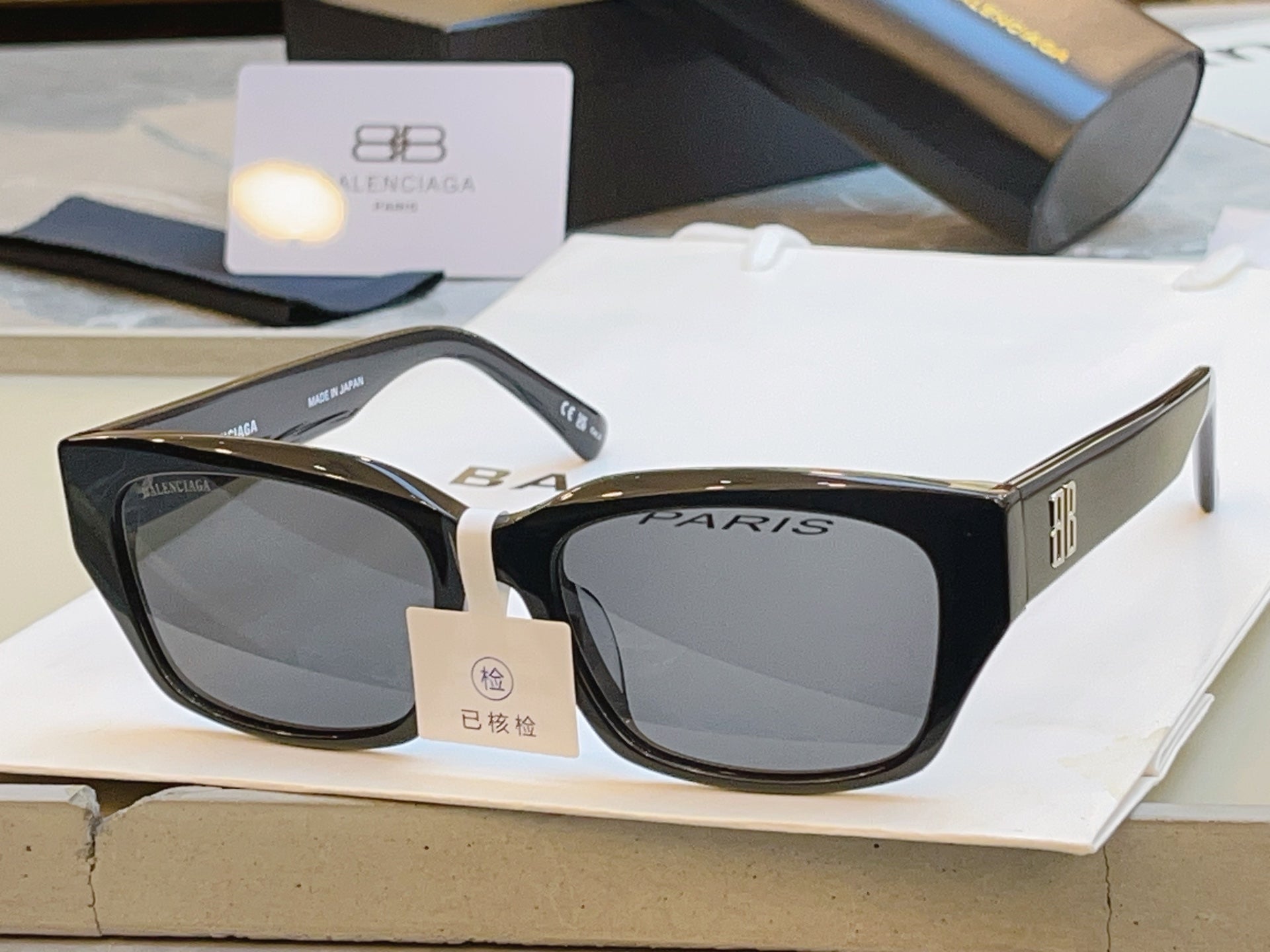 Balenciaga BB0480SK Fashion Black Lens Sunglasses for Men & Women - detail image 2