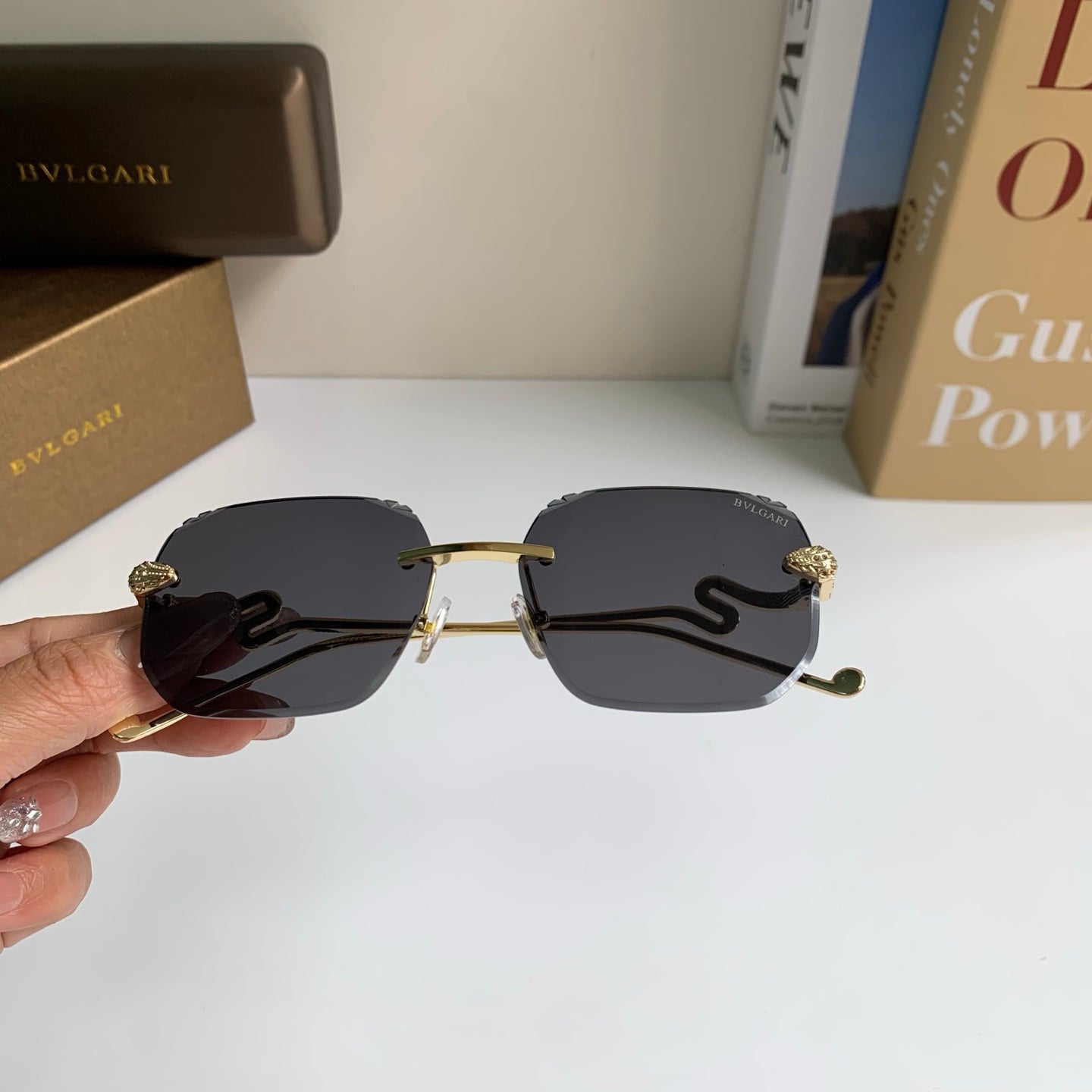 Bottega Veneta Fashion Silver Lens Sunglasses for Men & Women - detail image 4