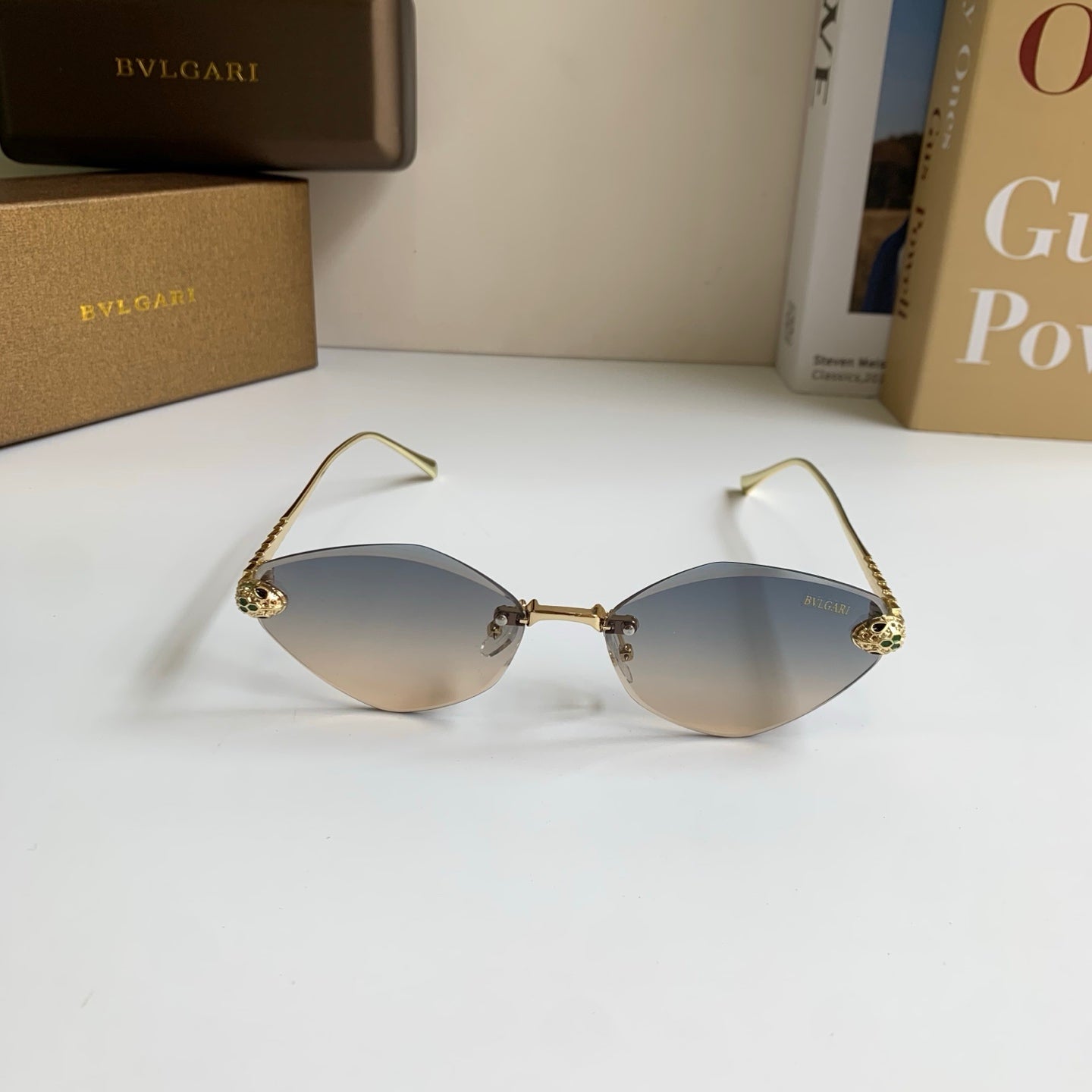 Bottega Veneta Cat-Eye Silver Lens Sunglasses for Men & Women - 432910 - detail image 5