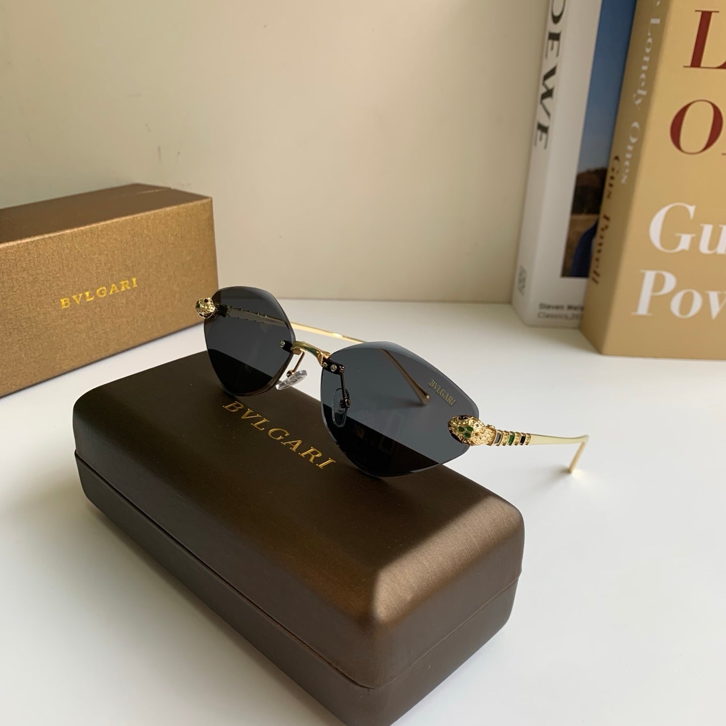 Bottega Veneta Cat-Eye Silver Lens Sunglasses for Men & Women - 432914 - detail image 5