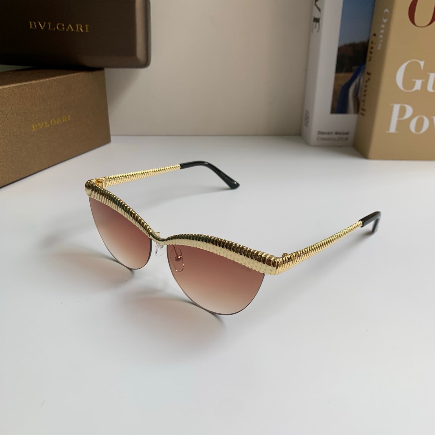 Bottega Veneta Cat-Eye Brown Lens Sunglasses for Men & Women - detail image 2