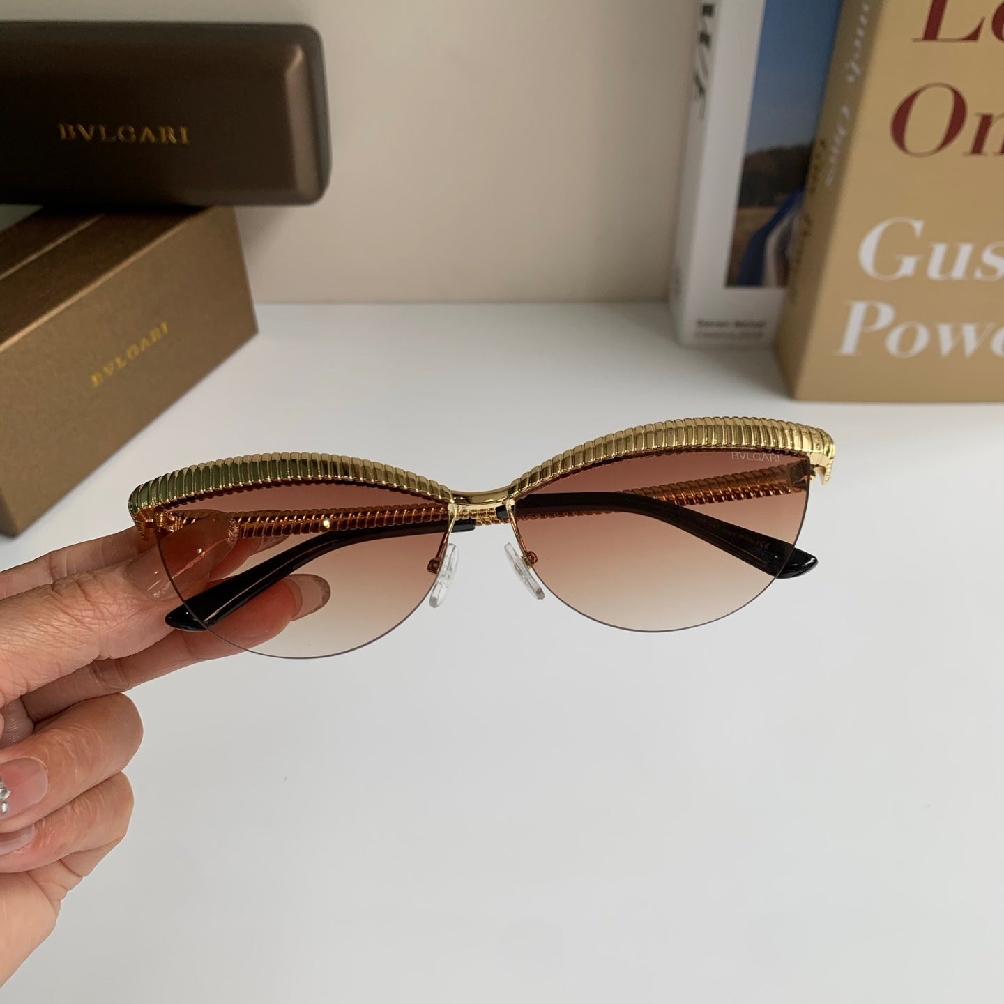 Bottega Veneta Cat-Eye Brown Lens Sunglasses for Men & Women - detail image 4