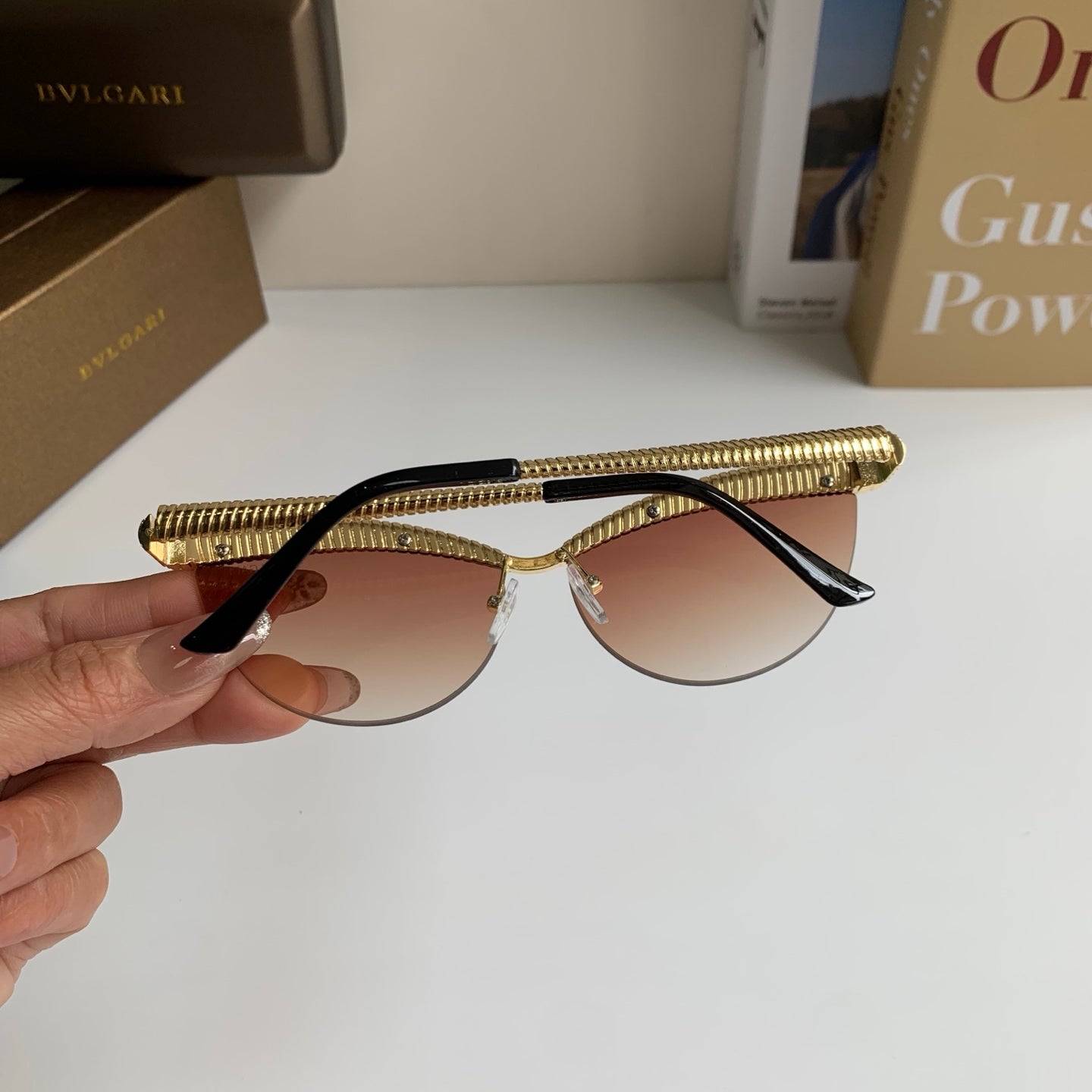 Bottega Veneta Cat-Eye Brown Lens Sunglasses for Men & Women - detail image 7