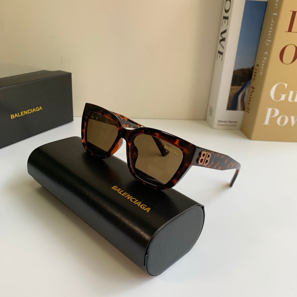 Balenciaga Square Black Lens Sunglasses for Men & Women - 372353 - detail image 4