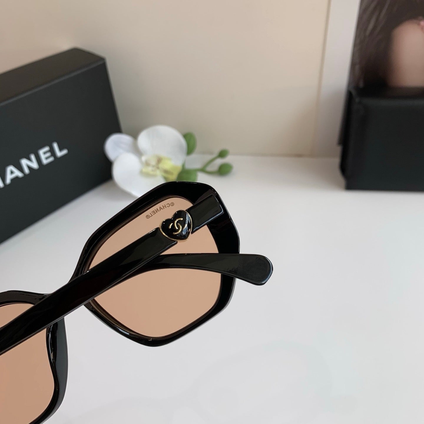 Chanel Fashion Gold Lens Sunglasses for Men & Women