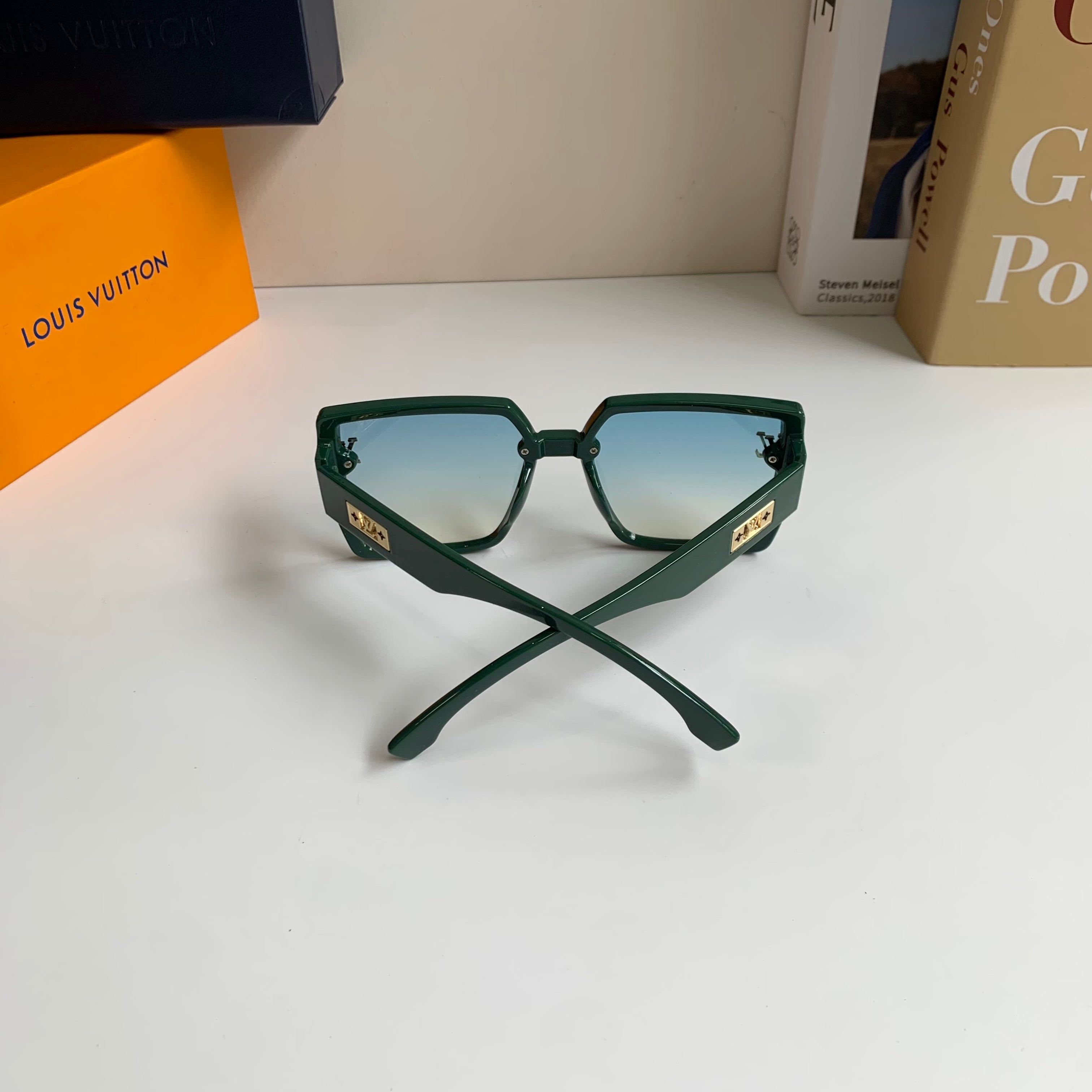 Louis Vuitton Square Blue Lens Sunglasses for Men & Women - 486141 - detail image 8