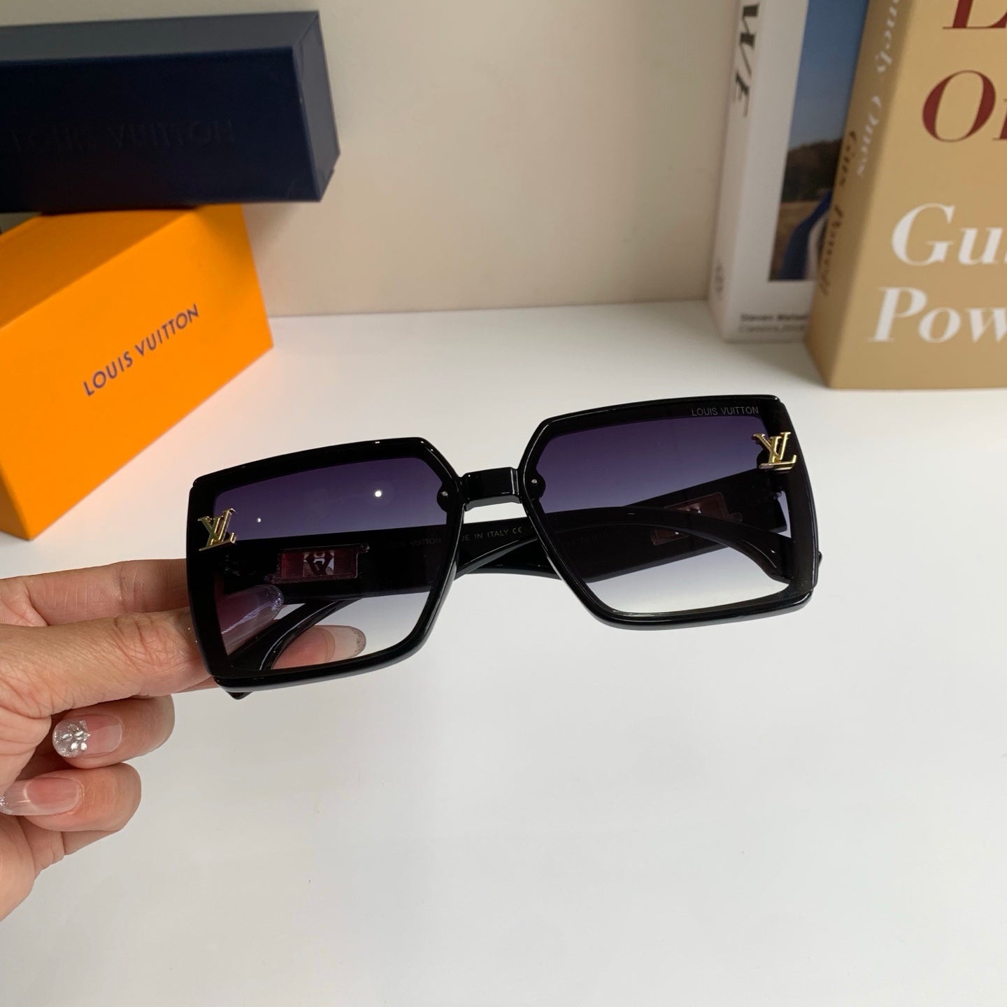 Louis Vuitton Square Gray Lens Sunglasses for Men & Women - 486142 - detail image 4