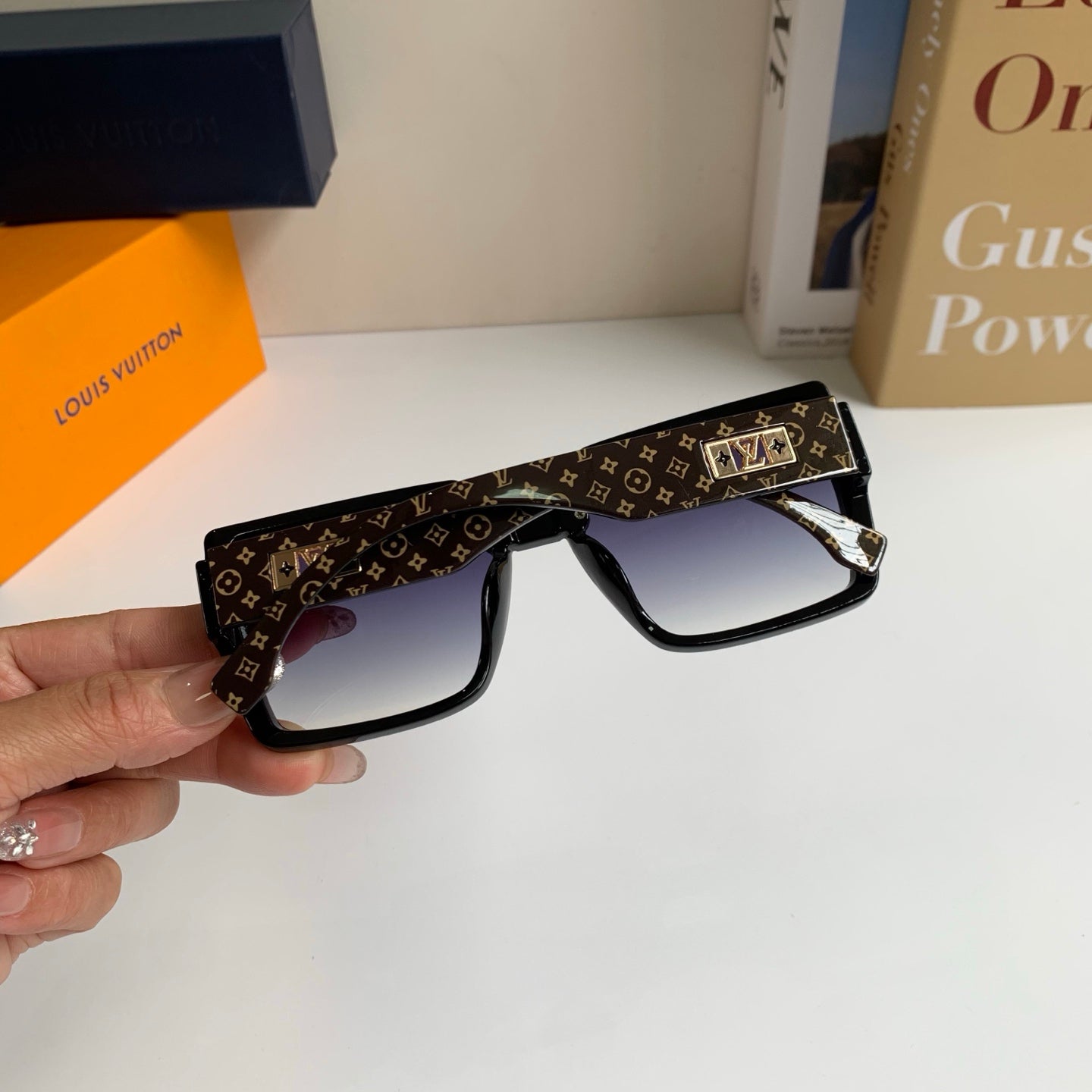 Louis Vuitton Square Gray Lens Sunglasses for Men & Women - 486142 - detail image 6