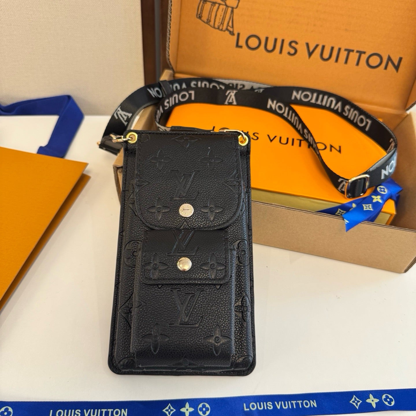 Louis Vuitton Fashion Black Lens Sunglasses for Men & Women - 448520 - detail image 4