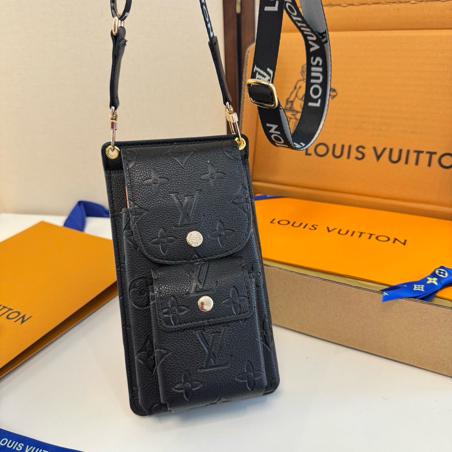 Louis Vuitton Fashion Black Lens Sunglasses for Men & Women - 448520 - detail image 3