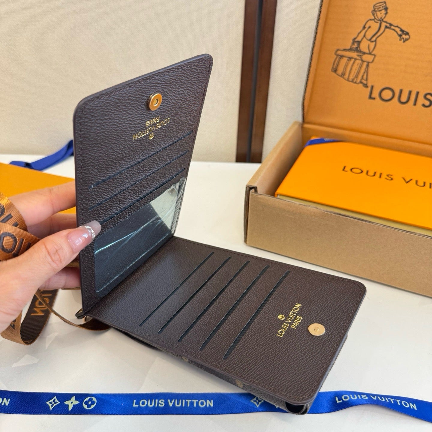 Louis Vuitton Fashion Black Lens Sunglasses for Men & Women - 448523 - detail image 9