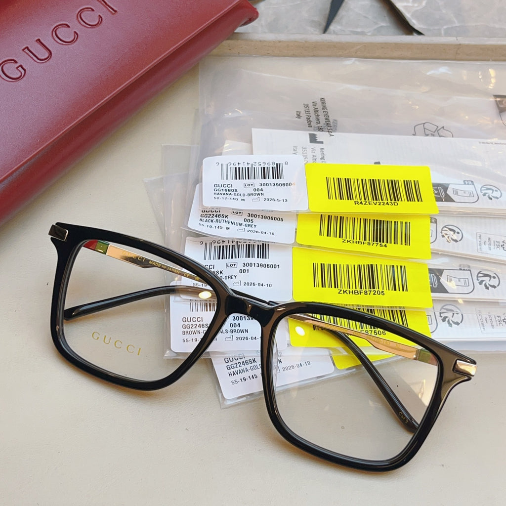 Gucci GG2246SK Fashion Yellow Lens Sunglasses for Men & Women - detail image 3
