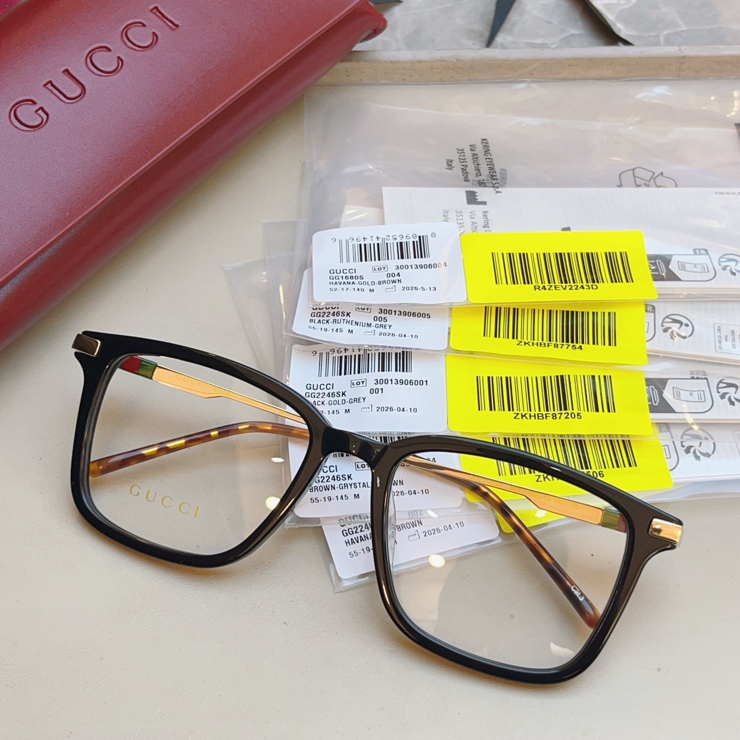 Gucci GG2246SK Fashion Yellow Lens Sunglasses for Men & Women - detail image 5