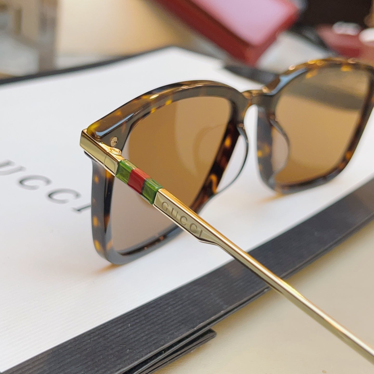 Gucci GG2246SK Fashion Gray Lens Sunglasses for Men & Women - 464928 - detail image 9