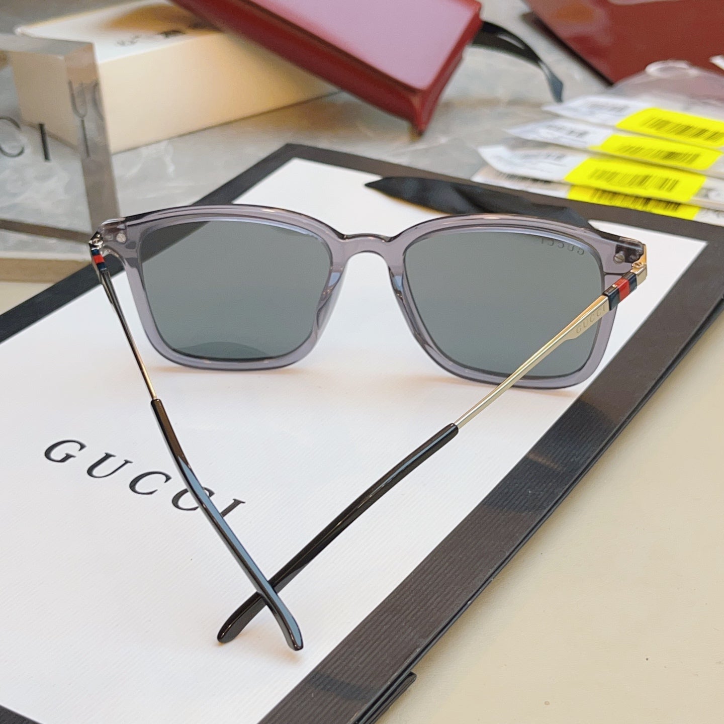 Gucci GG2246SK Fashion Gray Lens Sunglasses for Men & Women - detail image 3