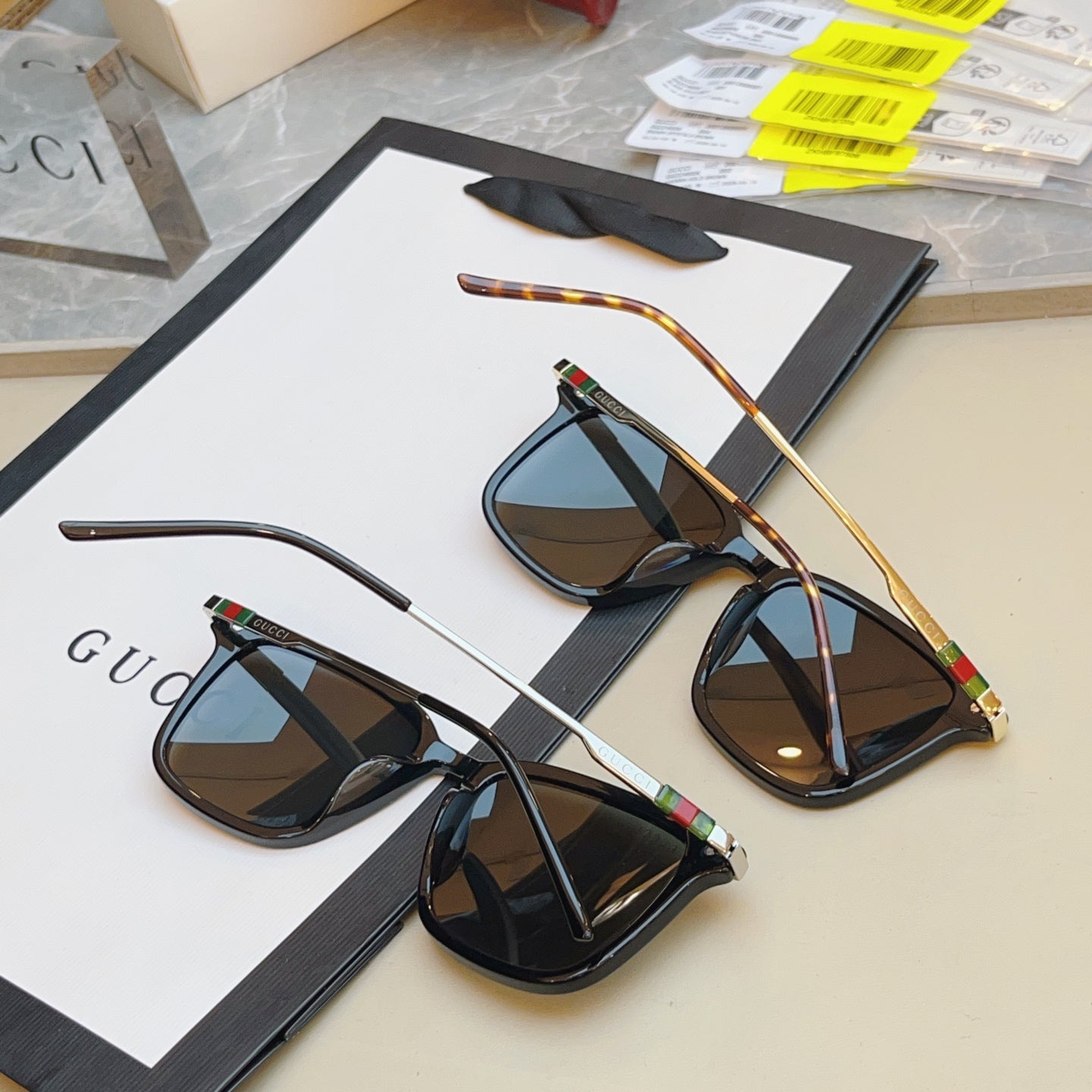 Gucci GG2246SK Fashion Gray Lens Sunglasses for Men & Women - detail image 7
