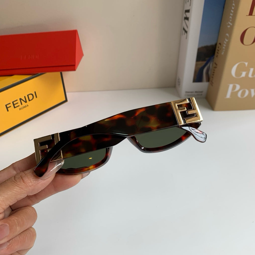 Fendi Fashion Black Lens Sunglasses for Men & Women - detail image 6