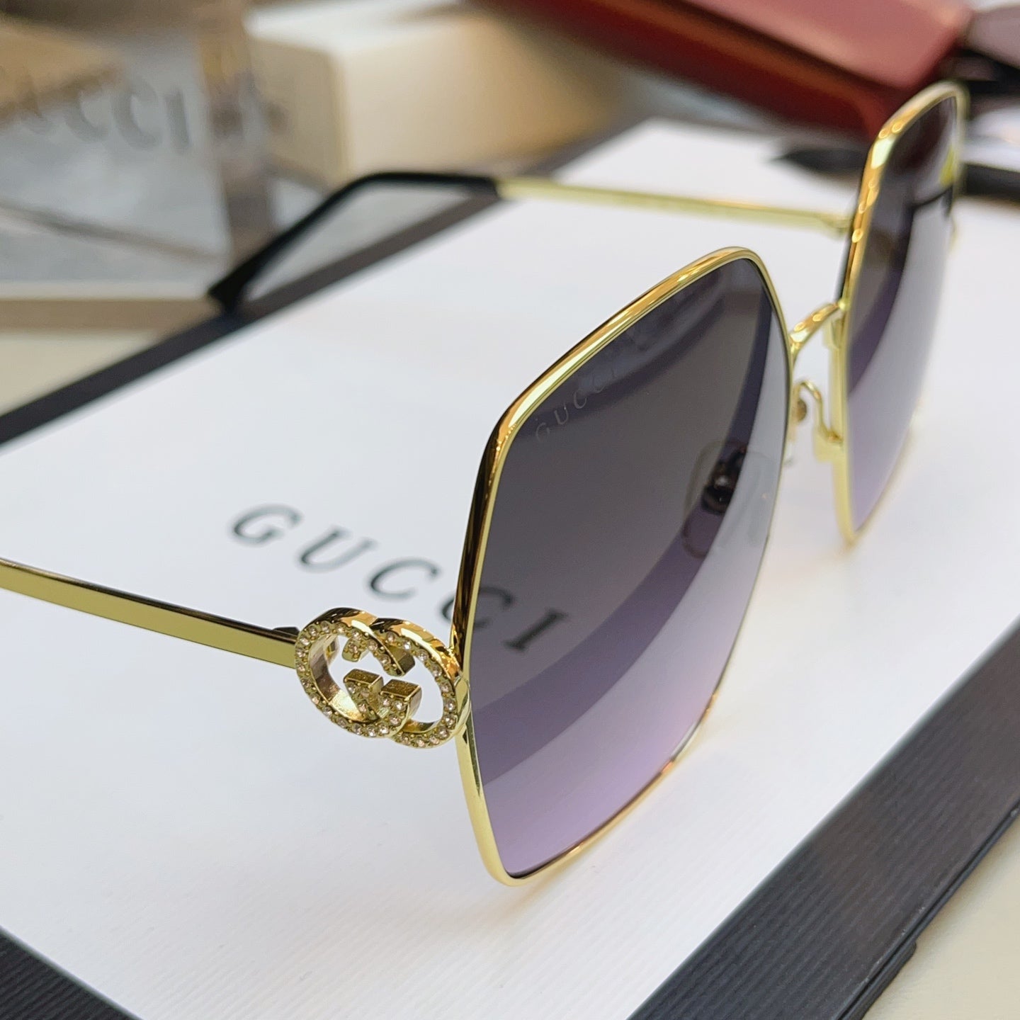 Gucci GG2163S Fashion Gray Lens Sunglasses for Men & Women - detail image 5