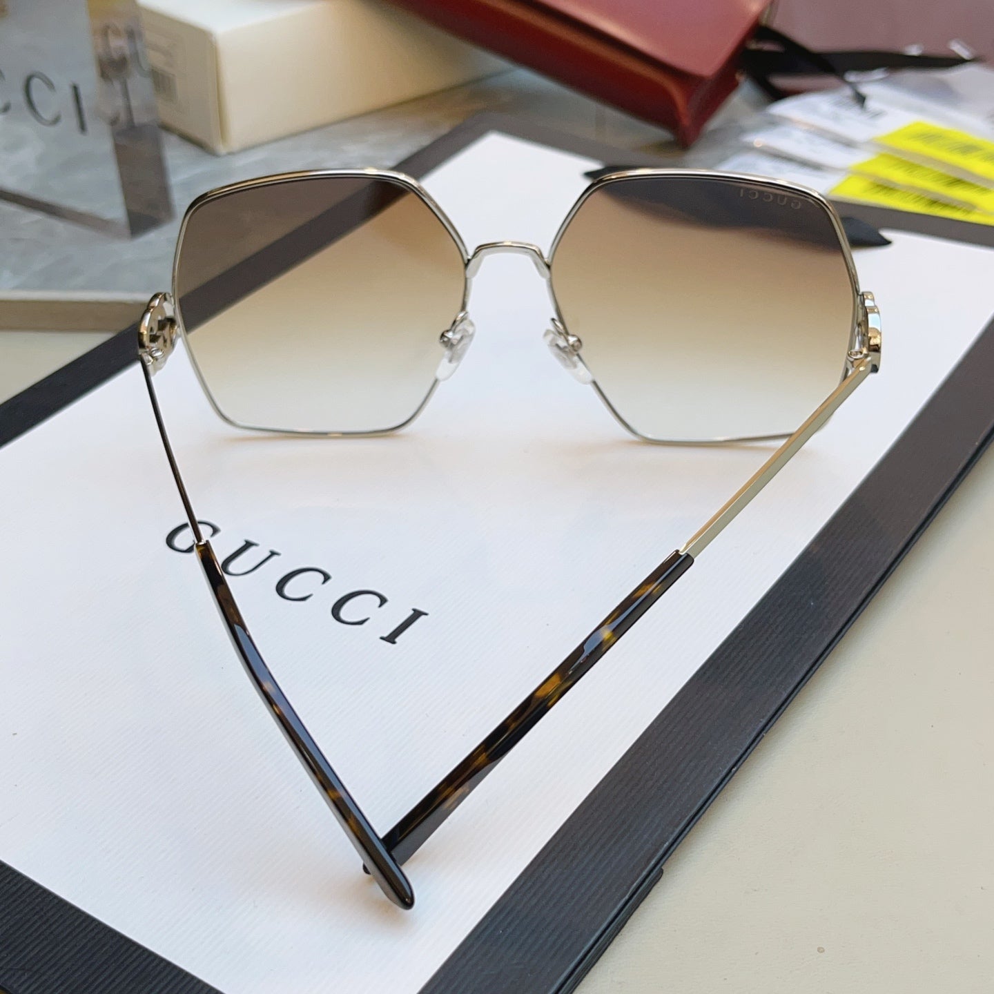 Gucci GG2163S Fashion Brown Lens Sunglasses for Men & Women - detail image 3
