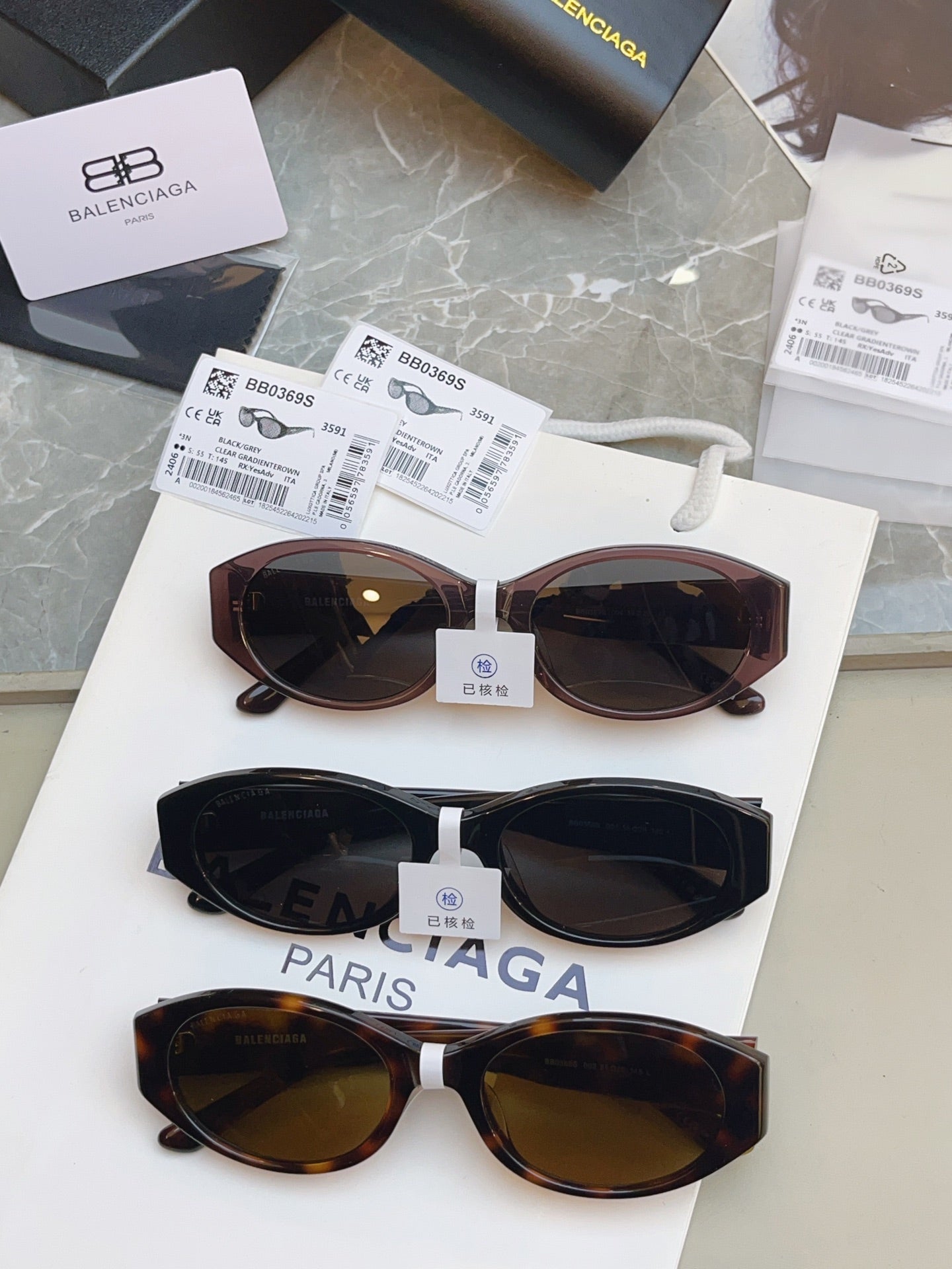 Balenciaga BB0369S Fashion Black Lens Sunglasses for Men & Women - detail image 9