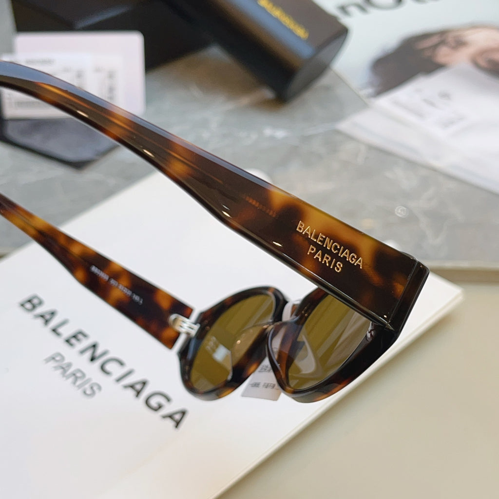 Balenciaga BB0369S Fashion Black Lens Sunglasses for Men & Women - 487504 - detail image 9