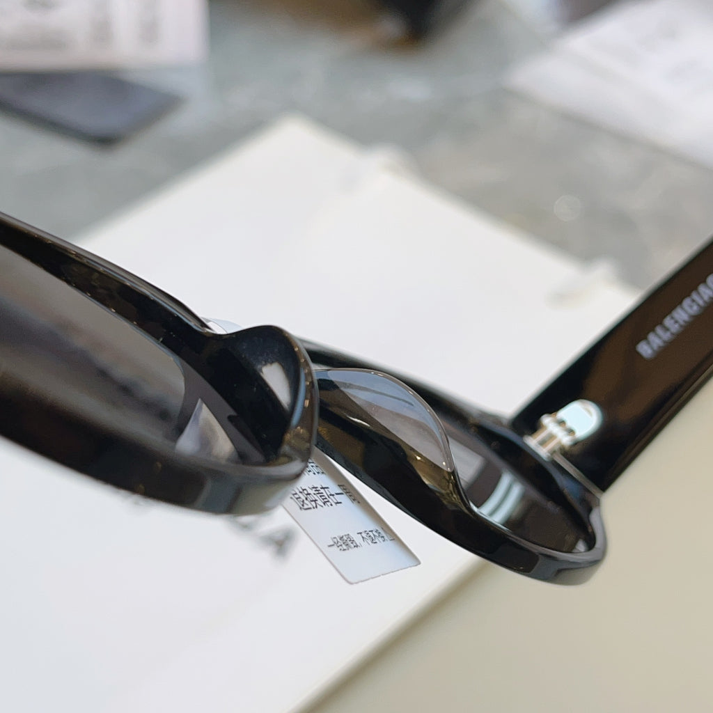 Balenciaga BB0369S Fashion Black Lens Sunglasses for Men & Women - 487505 - detail image 6