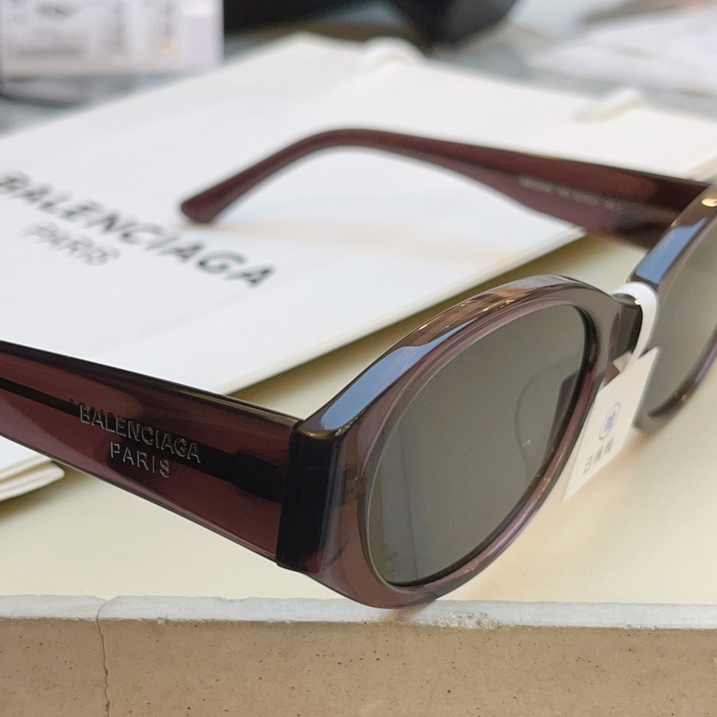 Balenciaga BB0369S Fashion Black Lens Sunglasses for Men & Women - detail image 4