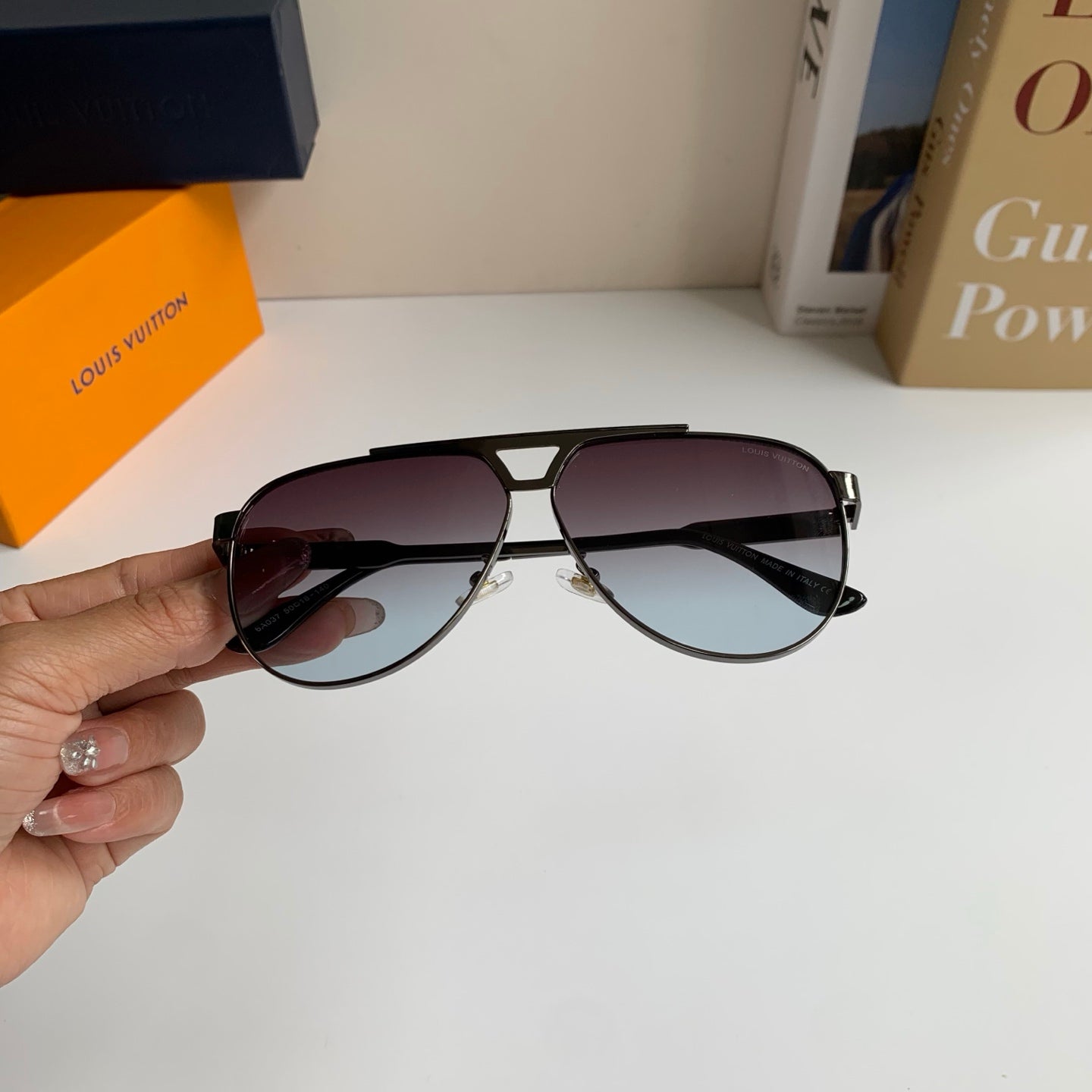 Louis Vuitton Metal Aviator Silver Lens Sunglasses for Men & Women - 431238 - detail image 3