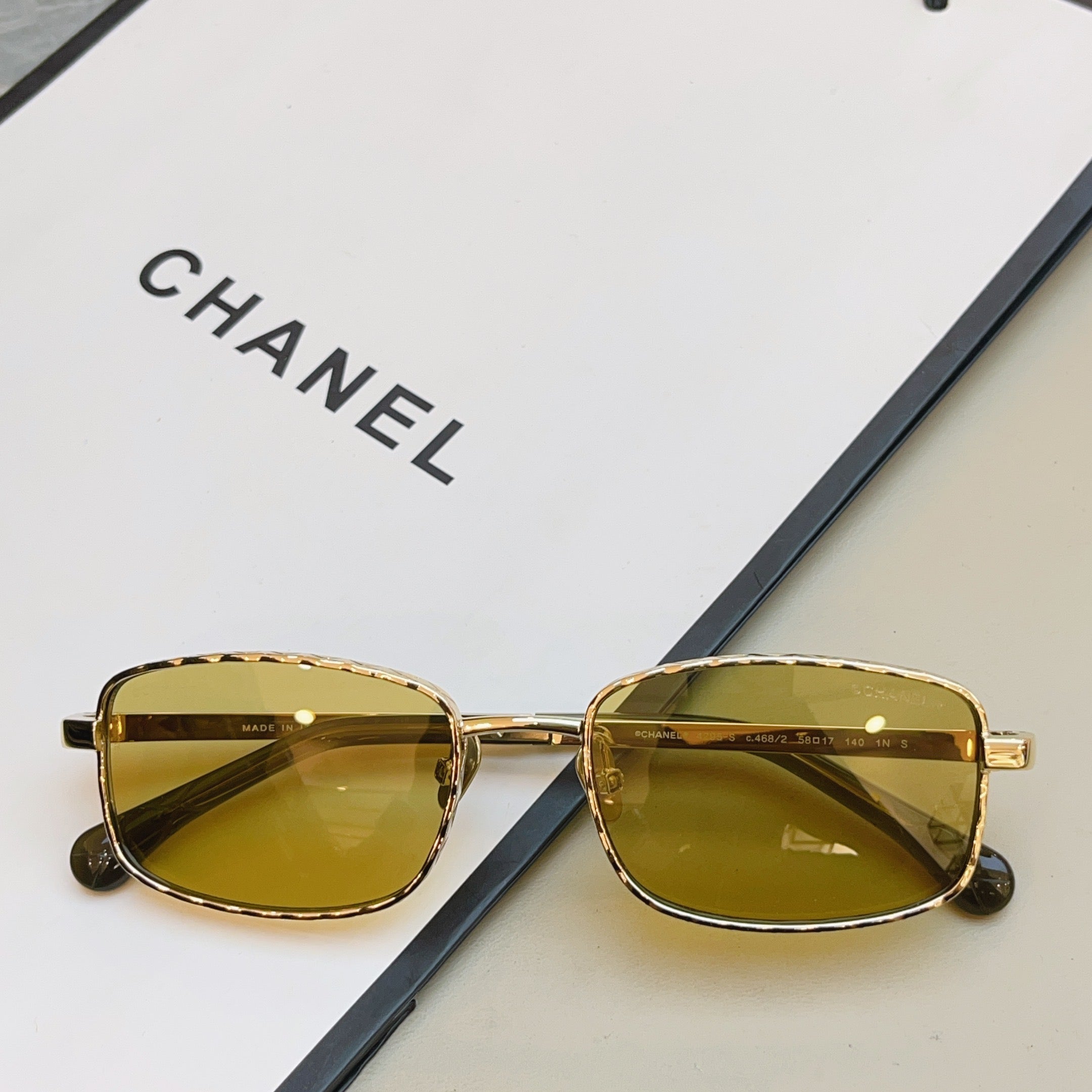 Chanel CH4295-S Fashion Black Lens Sunglasses for Men & Women - 431592 - detail image 2