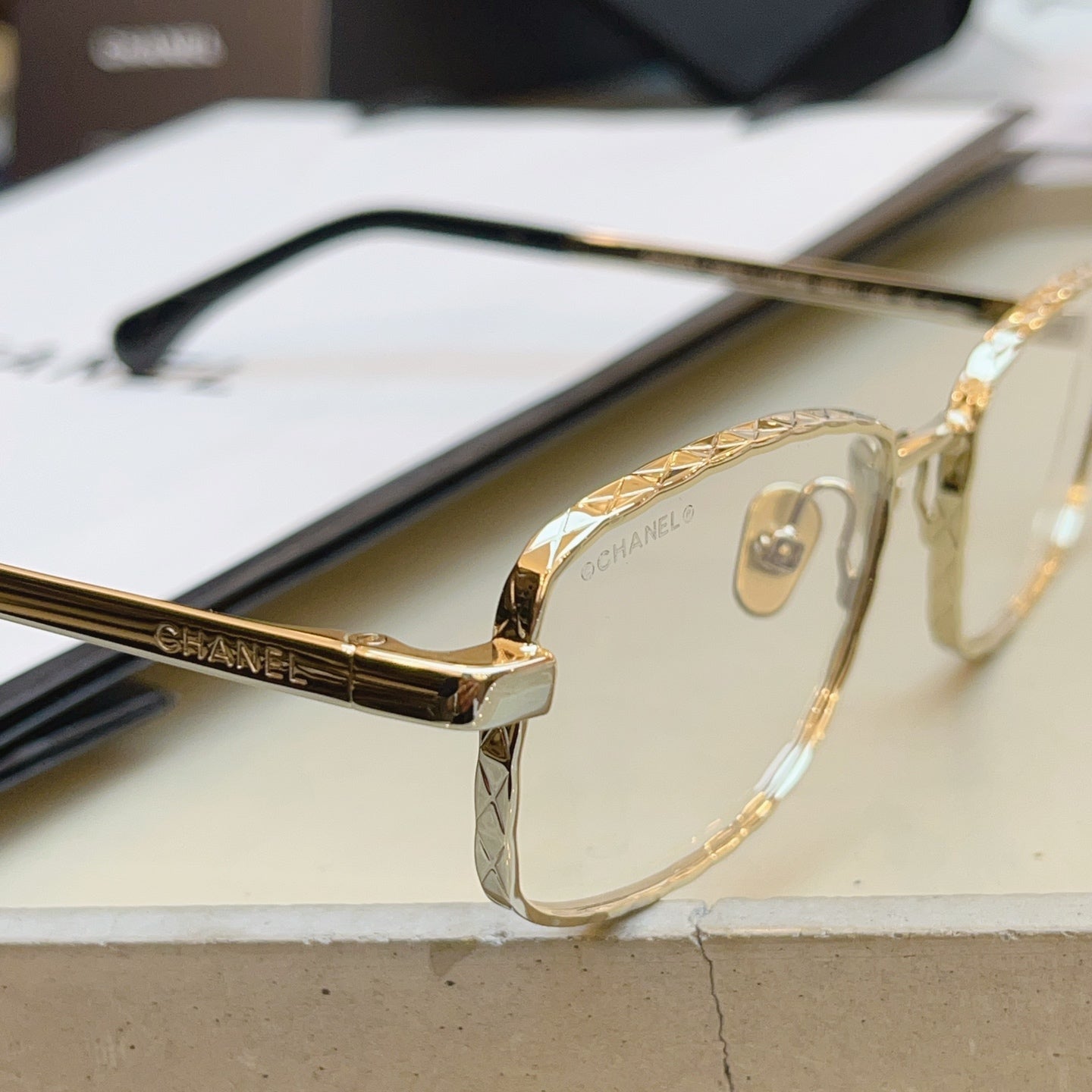 Chanel CH4295-S Fashion Black Lens Sunglasses for Men & Women - detail image 4