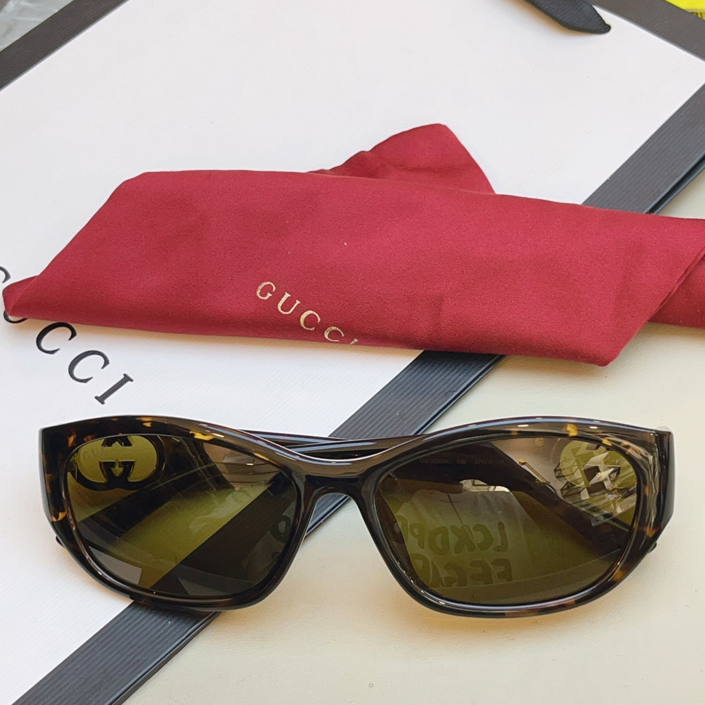 Gucci GG1826SK Fashion Black Lens Sunglasses for Men & Women - 431300 - detail image 3