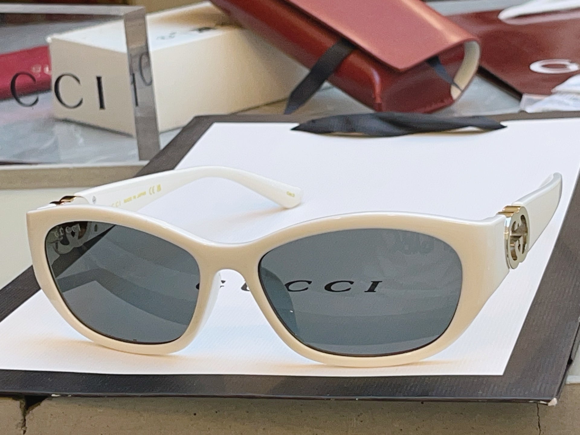 Gucci GG1826SK Fashion Brown Lens Sunglasses for Men & Women - detail image 2