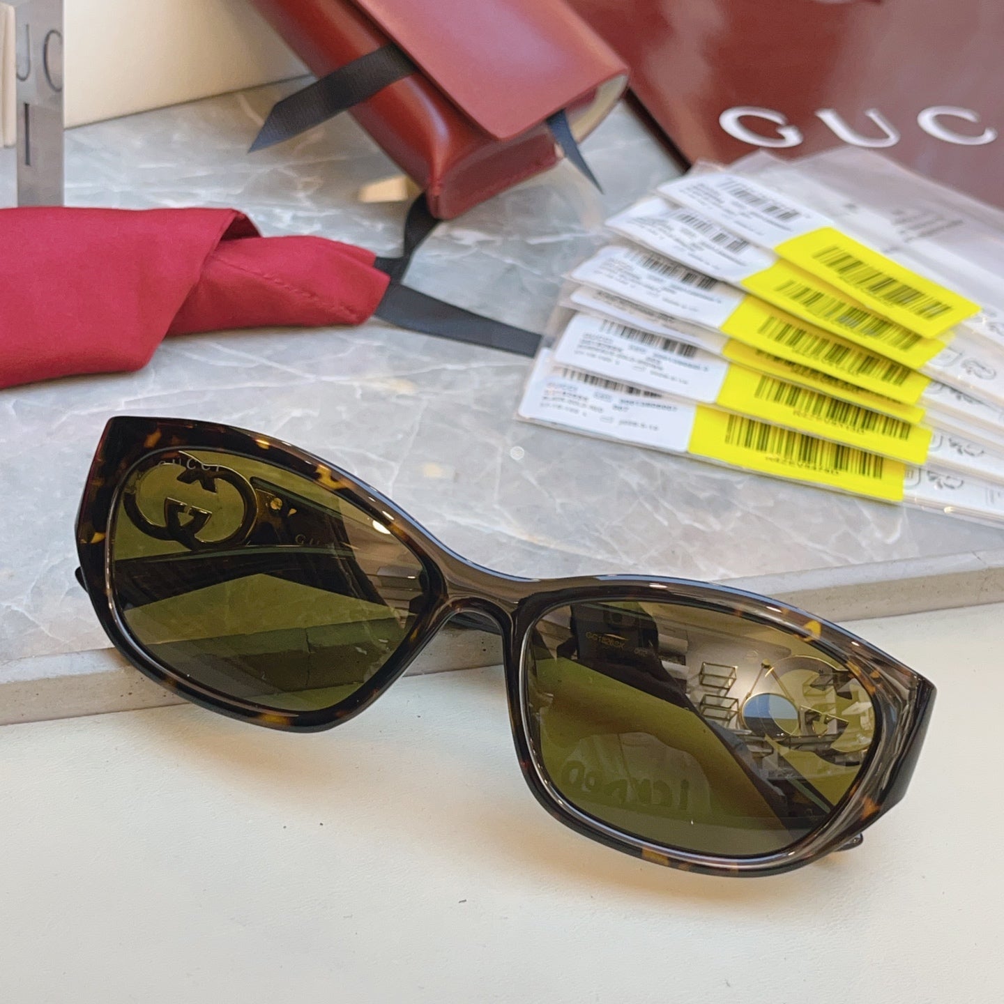 Gucci GG1826SK Fashion Black Lens Sunglasses for Men & Women - detail image 4