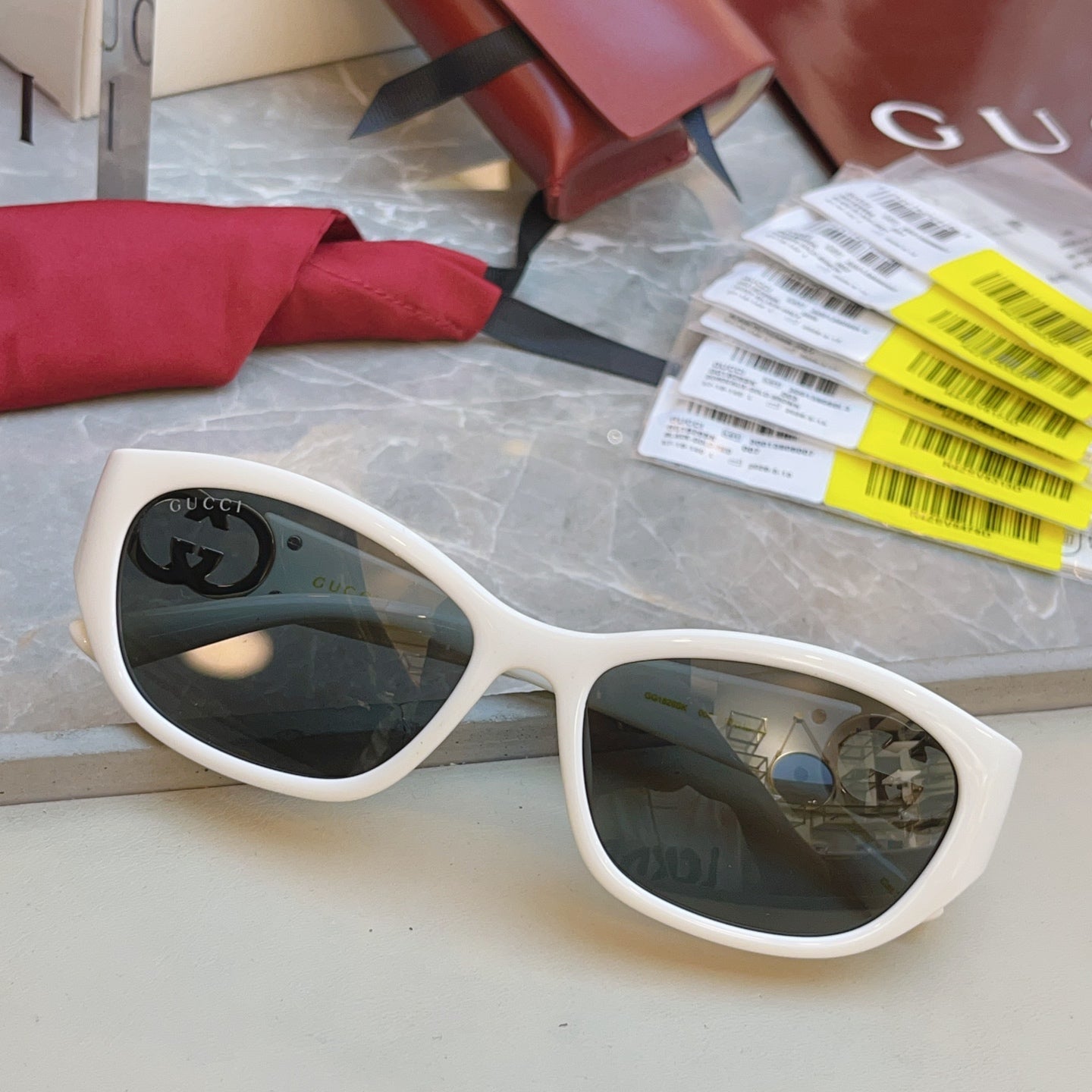 Gucci GG1826SK Fashion Black Lens Sunglasses for Men & Women - detail image 2
