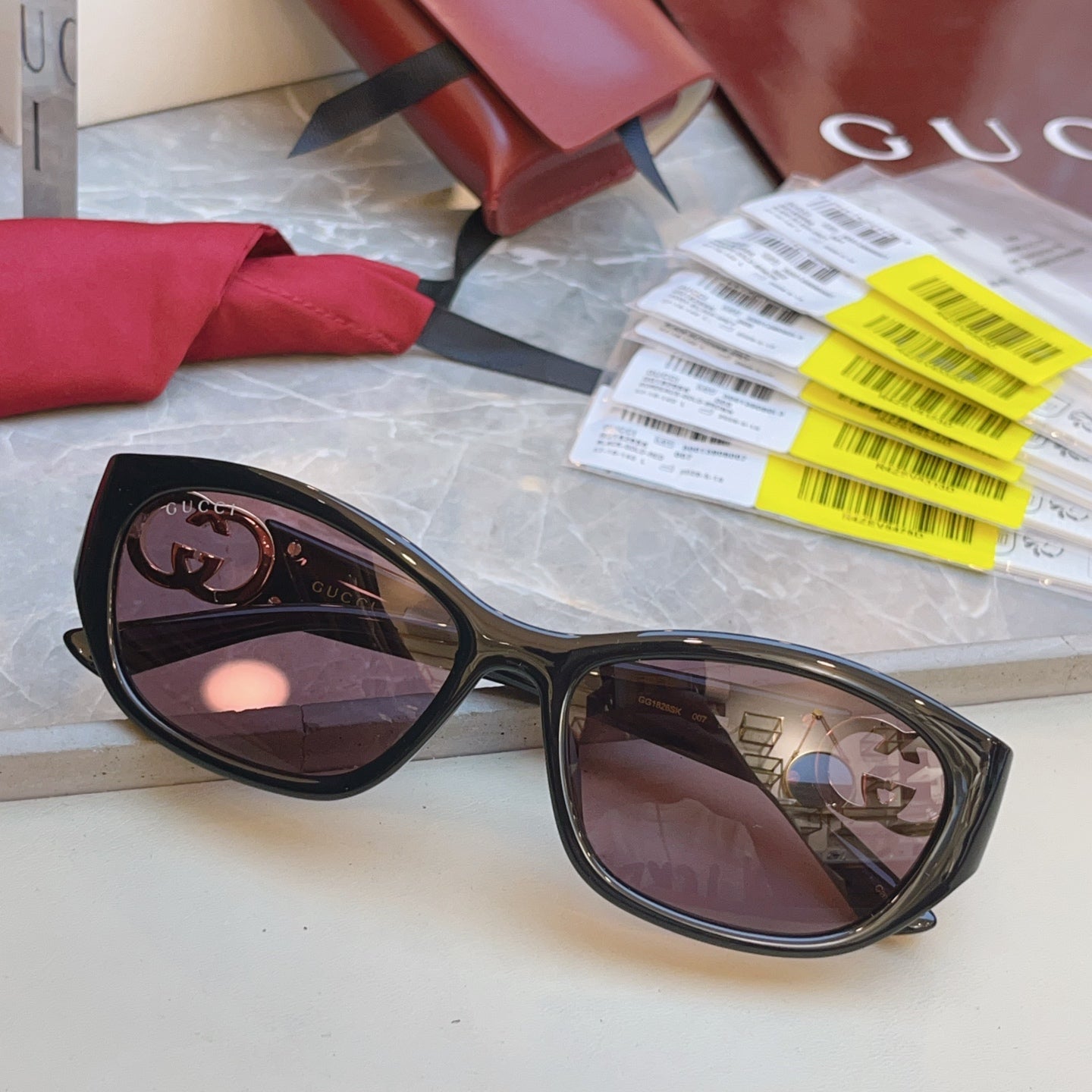 Gucci GG1826SK Fashion Black Lens Sunglasses for Men & Women - detail image 5