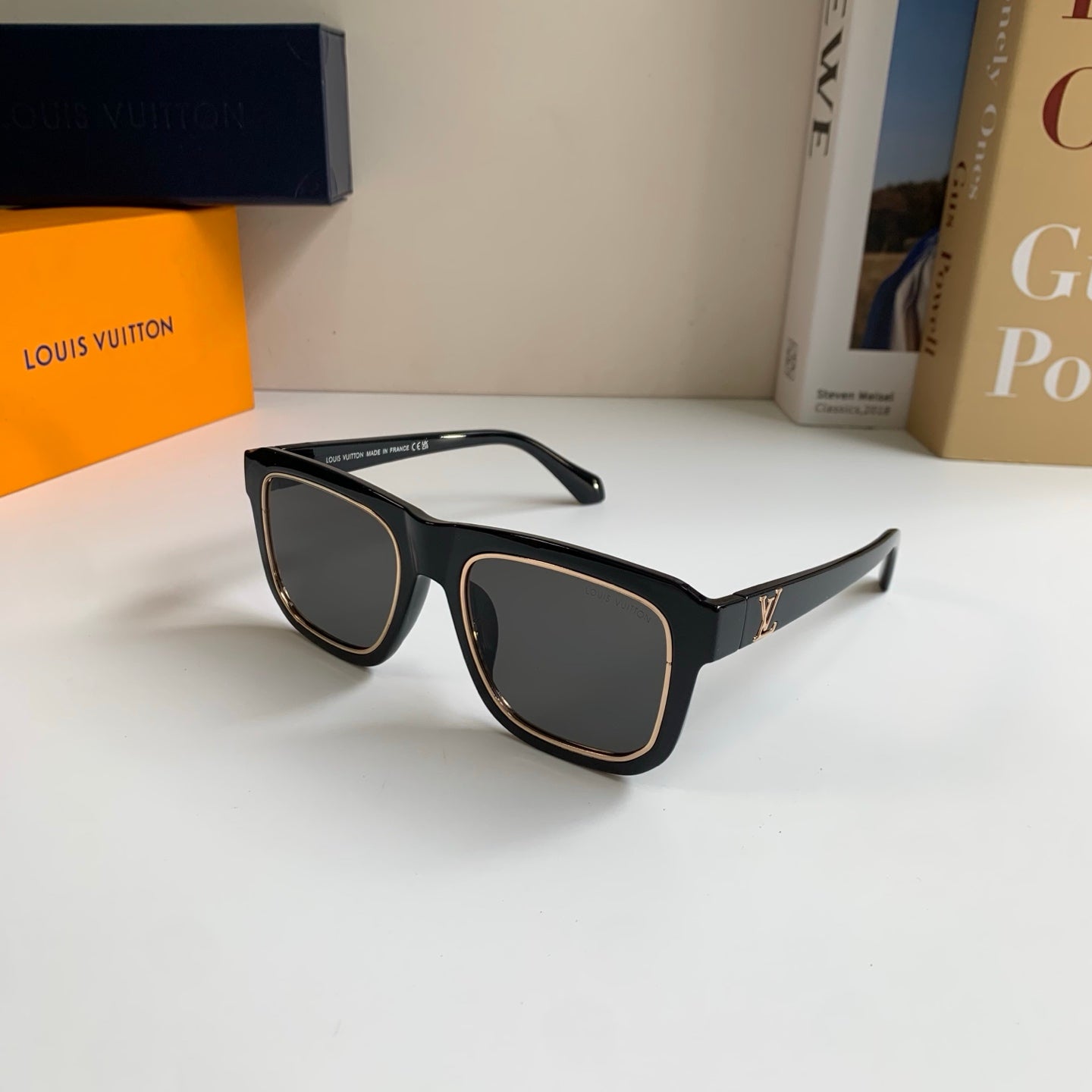 Louis Vuitton Square Black Lens Sunglasses for Men & Women - 448539 - detail image 2