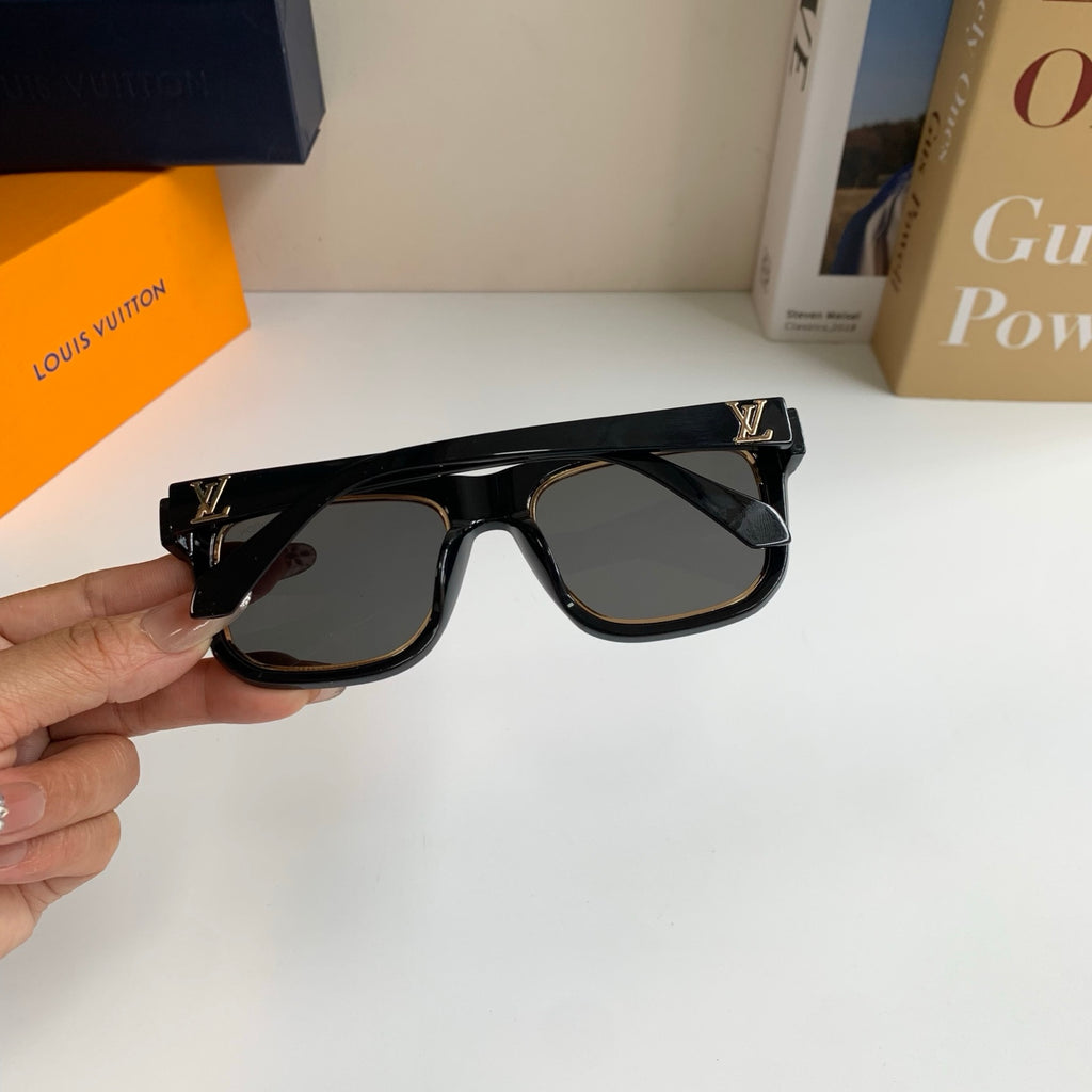 Louis Vuitton Square Black Lens Sunglasses for Men & Women - 448539 - detail image 9