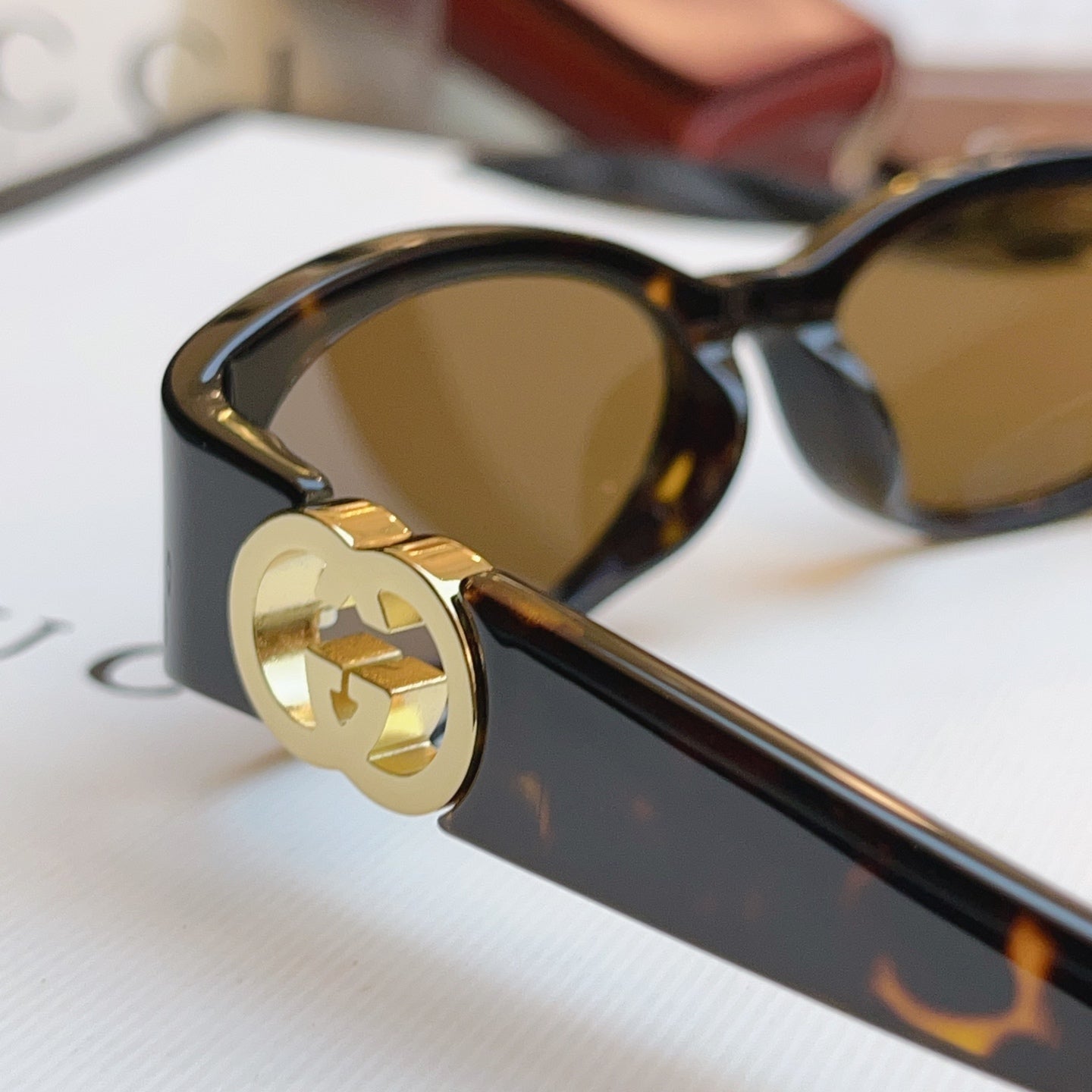 Gucci GG1660S Fashion Black Lens Sunglasses for Men & Women - detail image 8
