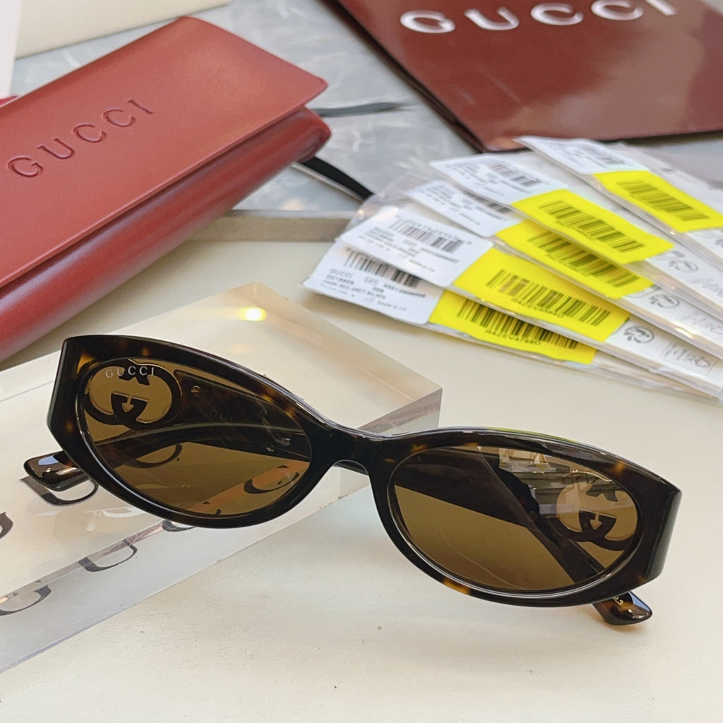 Gucci GG1660S Fashion Silver Lens Sunglasses for Men & Women - detail image 5
