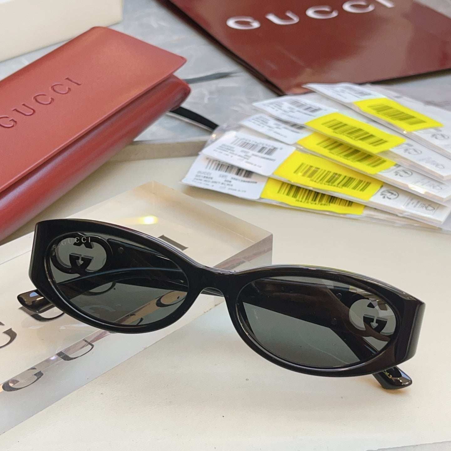Gucci GG1660S Fashion Silver Lens Sunglasses for Men & Women - detail image 4
