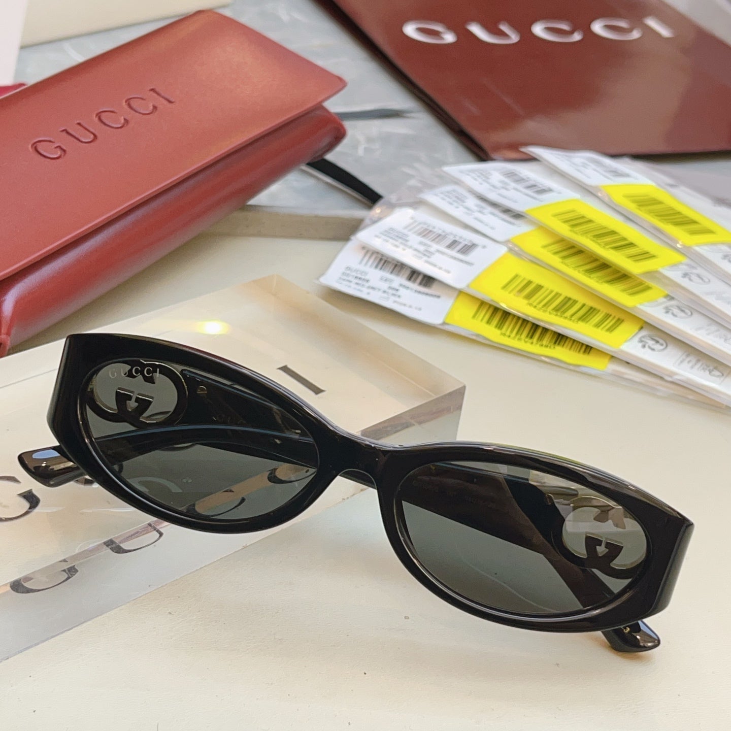 Gucci GG1660S Fashion Silver Lens Sunglasses for Men & Women - detail image 2