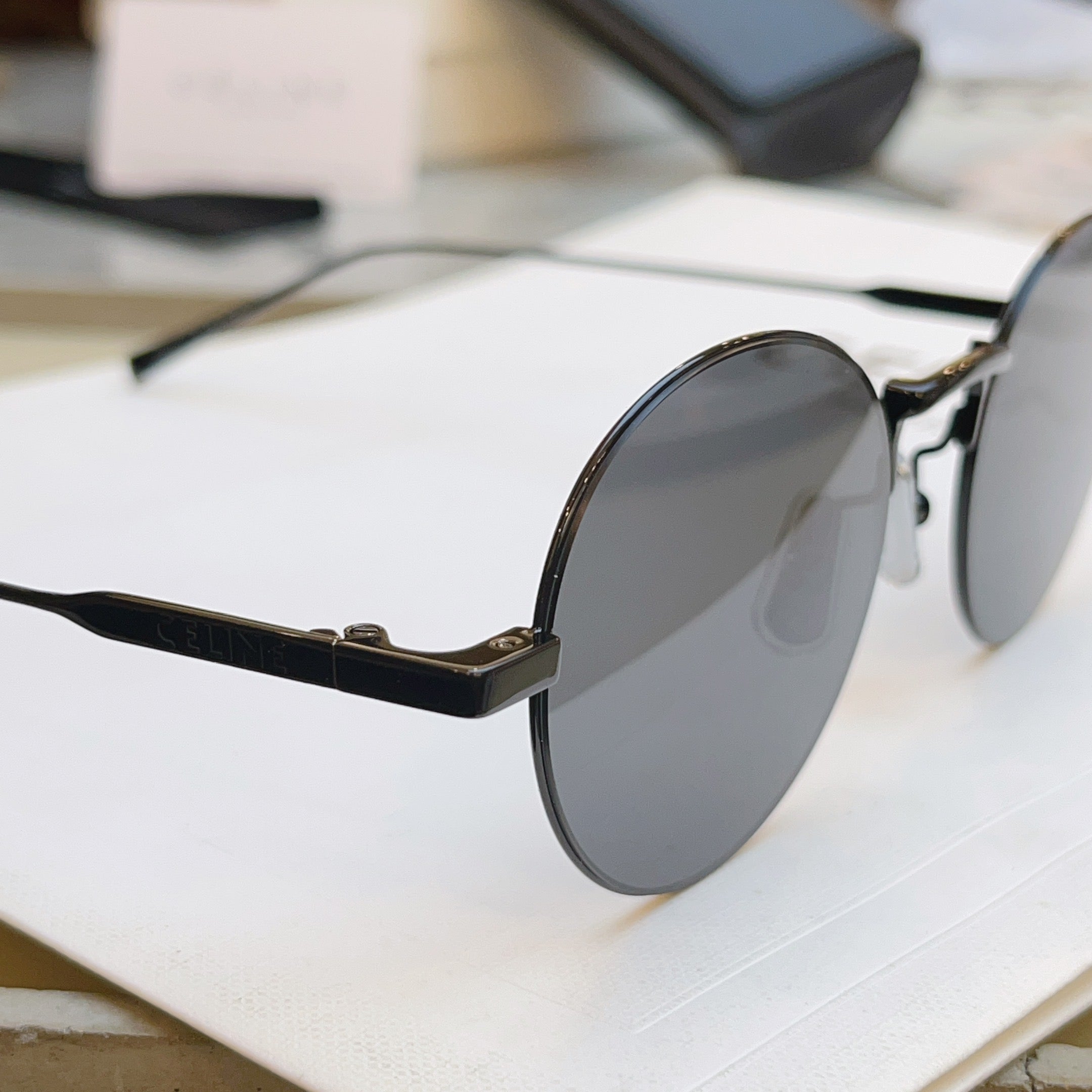 Celine CL40346U Fashion Brown Lens Sunglasses for Men & Women - detail image 6