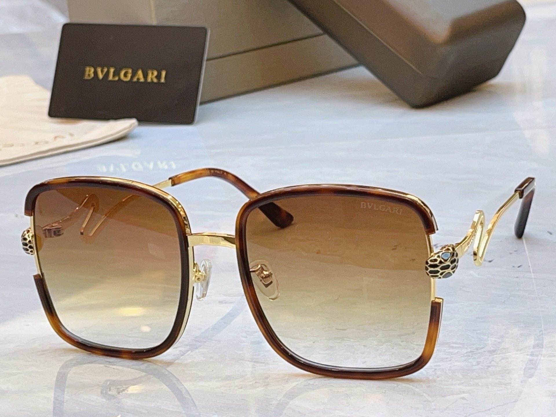 Bottega Veneta Fashion Blue Lens Sunglasses for Men & Women - detail image 7
