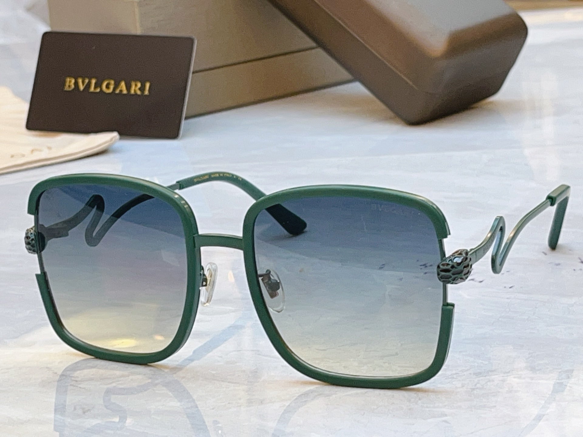 Bottega Veneta Fashion Blue Lens Sunglasses for Men & Women - detail image 3