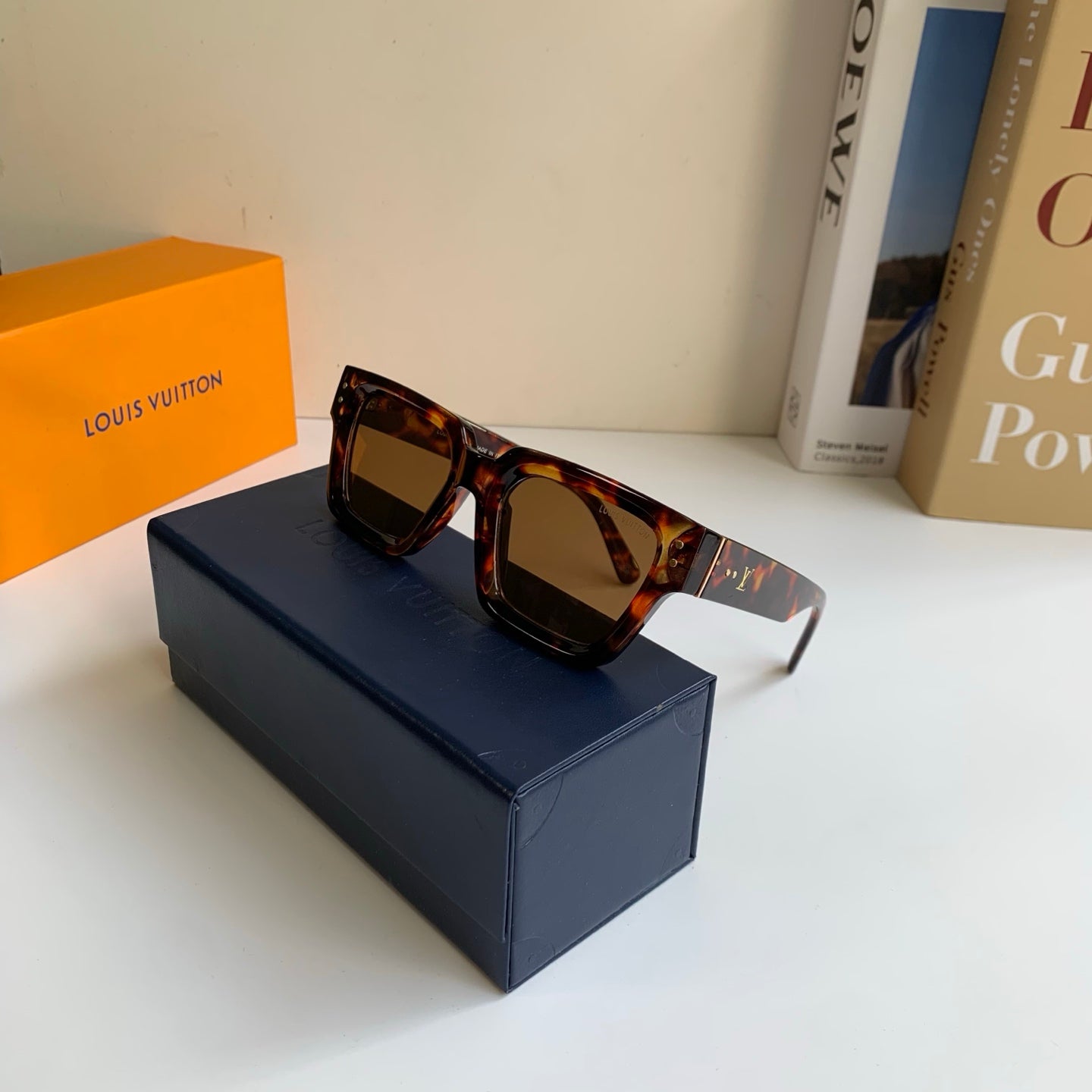Louis Vuitton Square Brown Lens Sunglasses for Men & Women - 493142 - detail image 4
