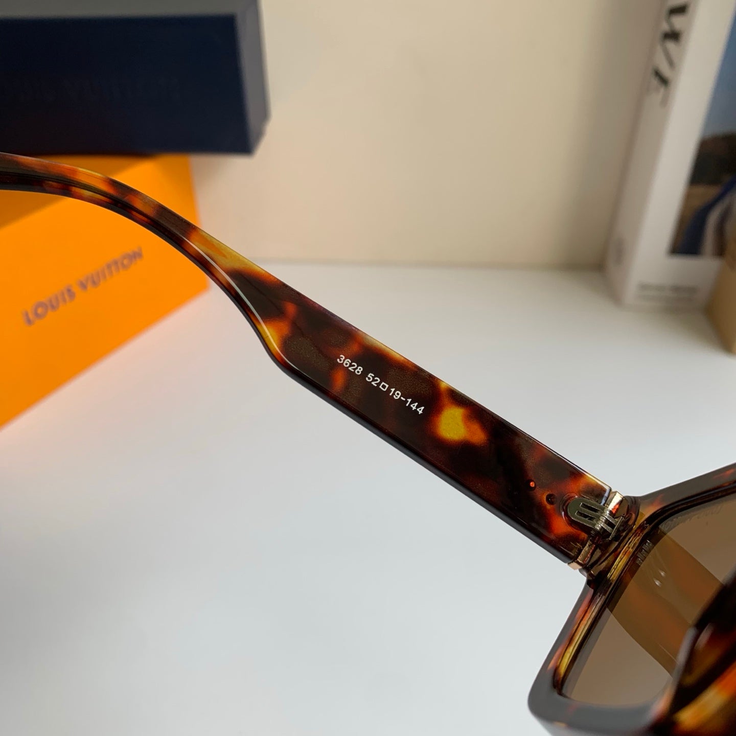Louis Vuitton Square Brown Lens Sunglasses for Men & Women - 493142 - detail image 6