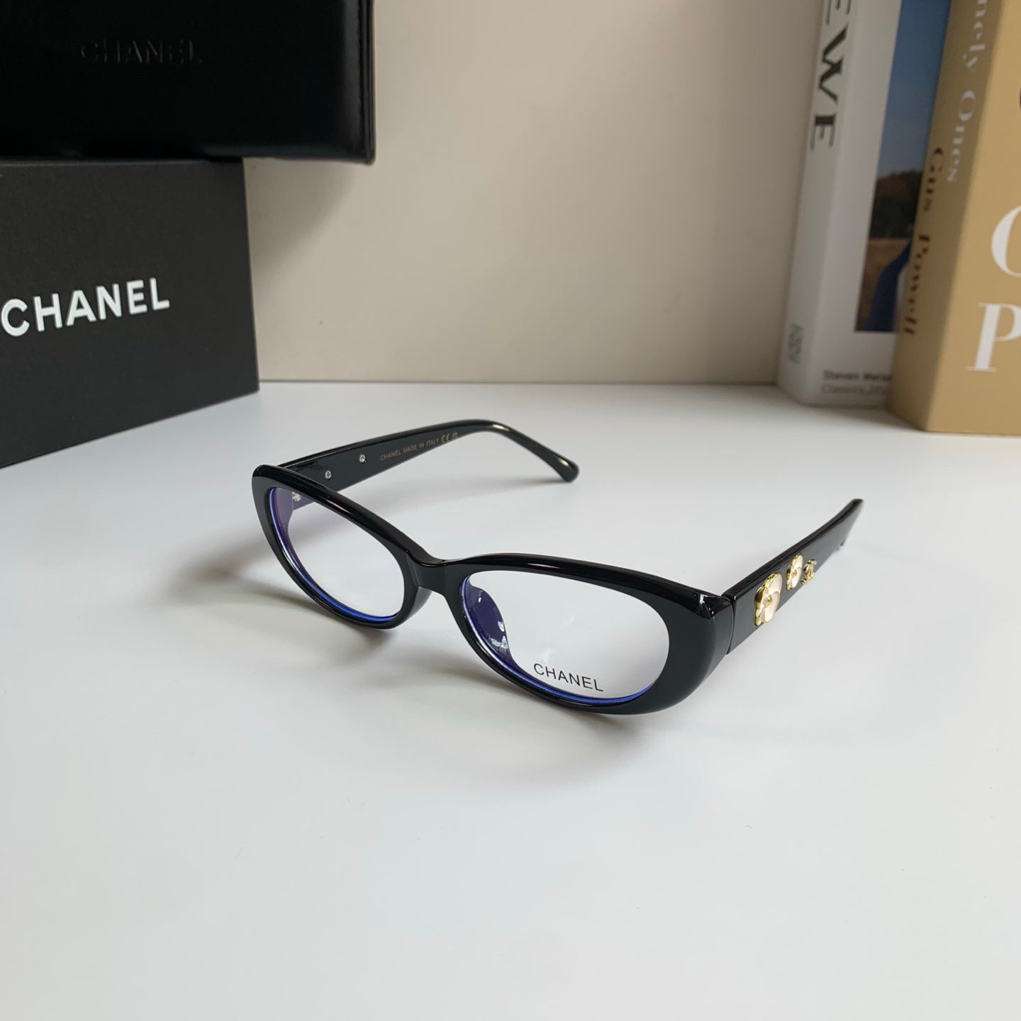 Chanel Cat-Eye Silver Lens Sunglasses for Men & Women - 486640 - detail image 2