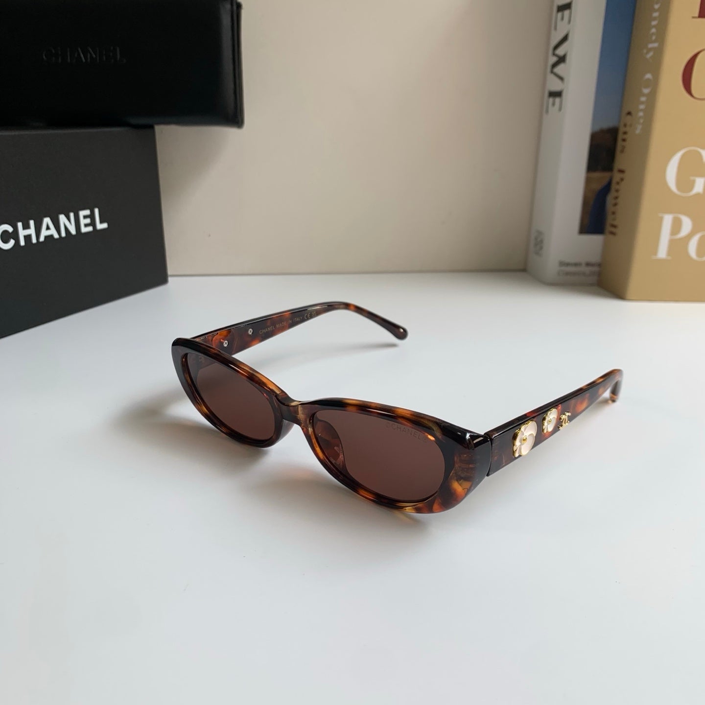Chanel Cat-Eye Silver Lens Sunglasses for Men & Women - 486642 - detail image 2