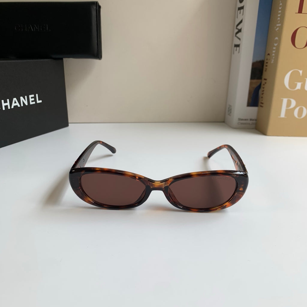 Chanel Cat-Eye Silver Lens Sunglasses for Men & Women - 486642 - detail image 5